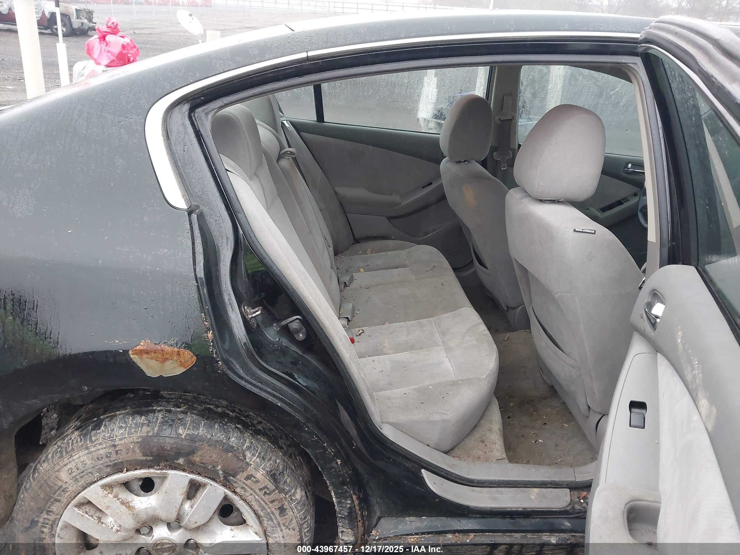 NISSAN ALTIMA image 8