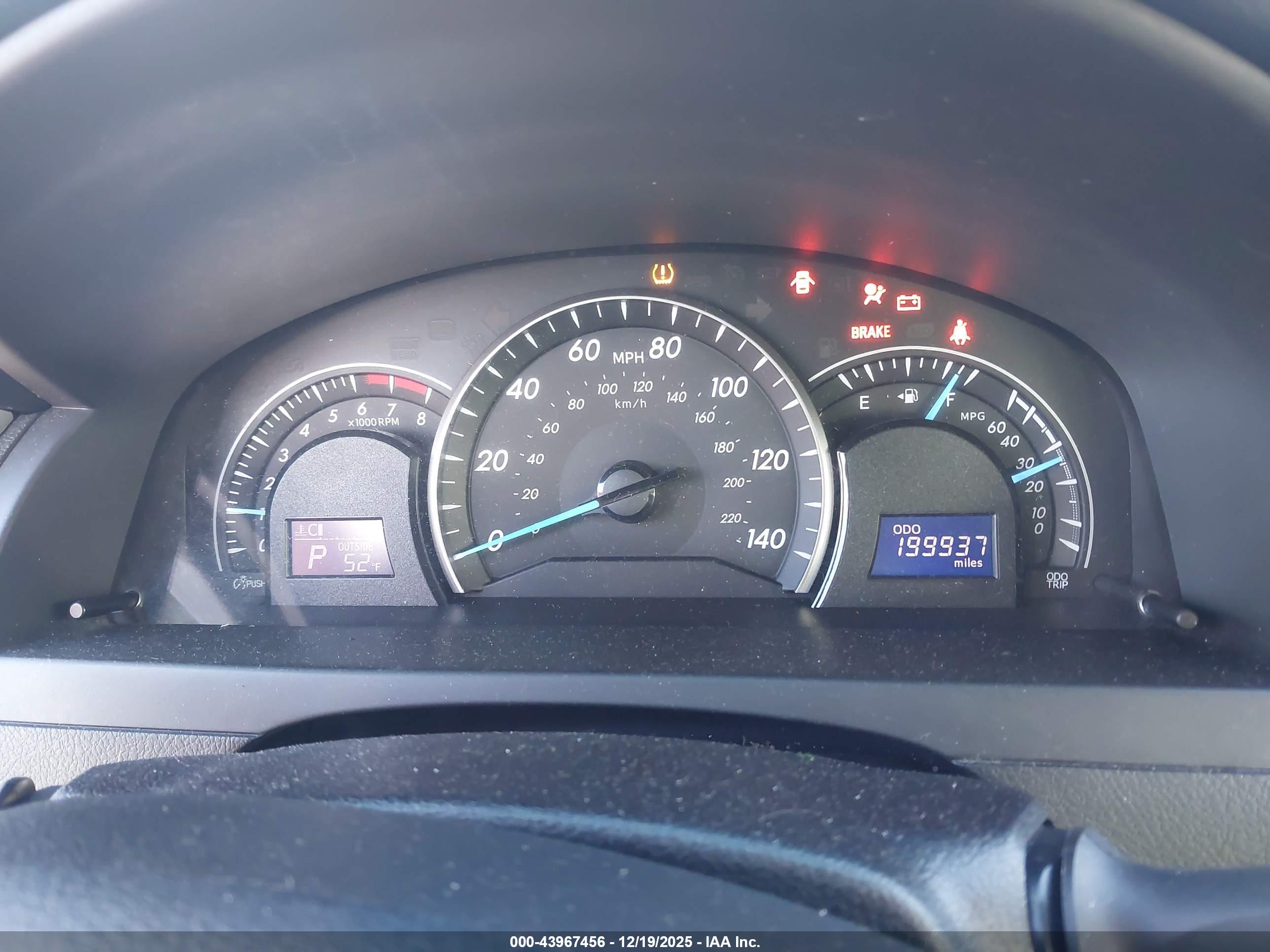 TOYOTA CAMRY image 7