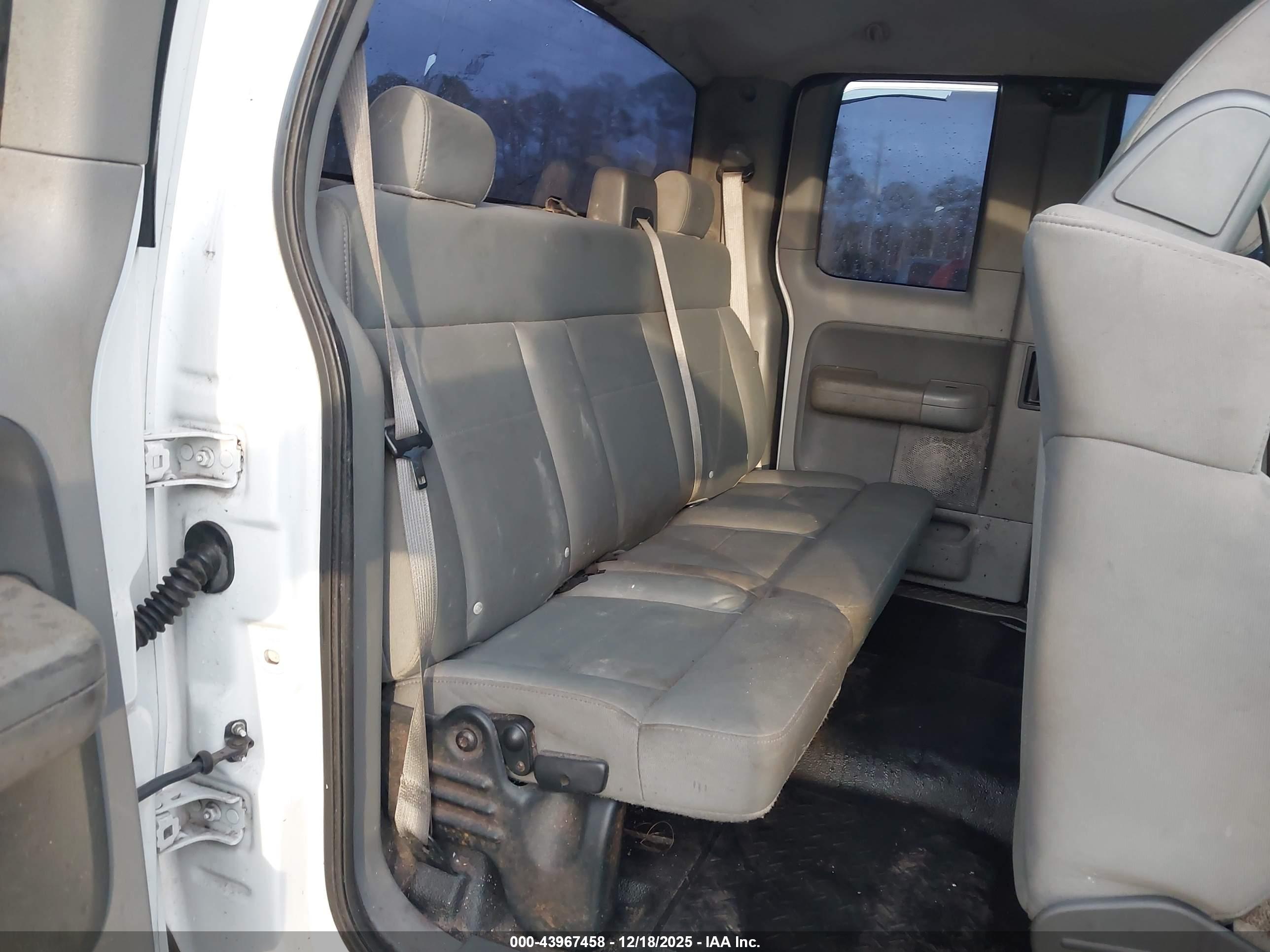 FORD F-150 image 8