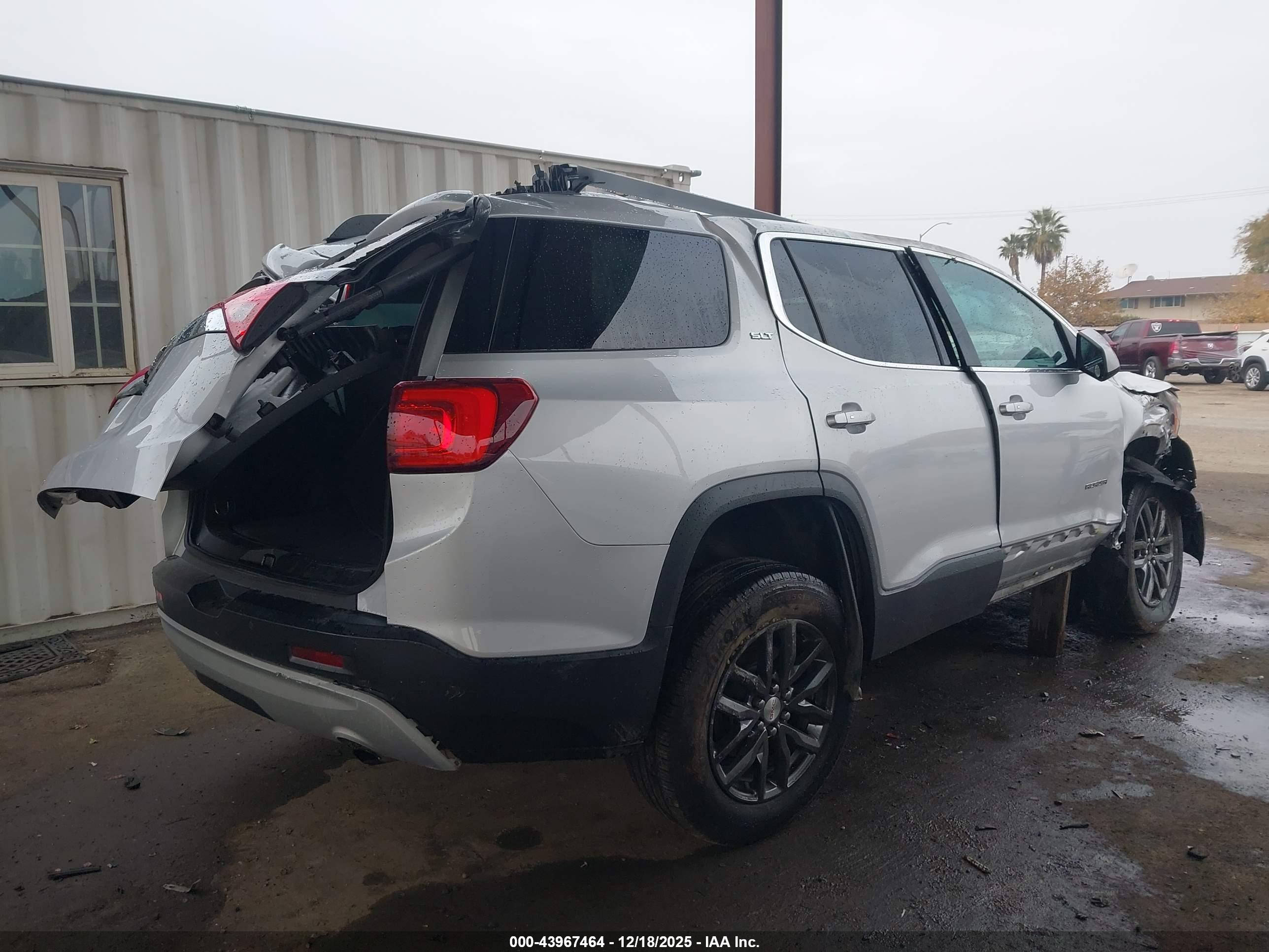 GMC ACADIA image 4
