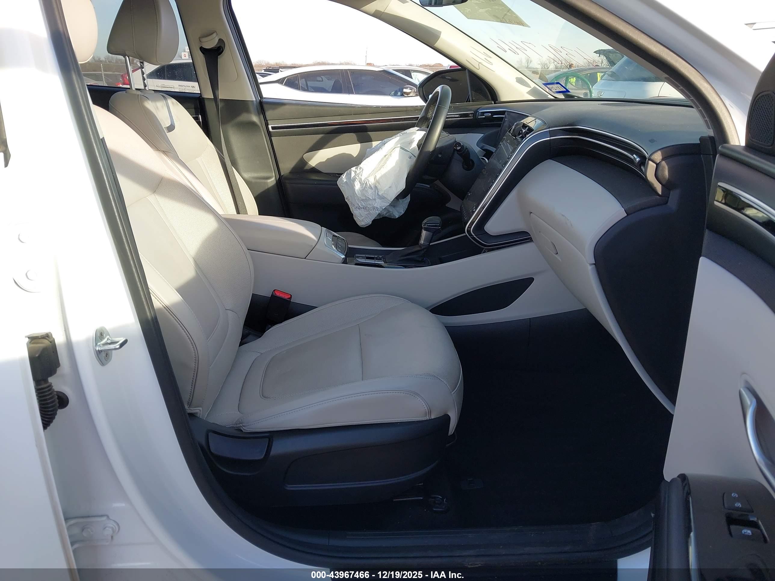 HYUNDAI TUCSON image 5