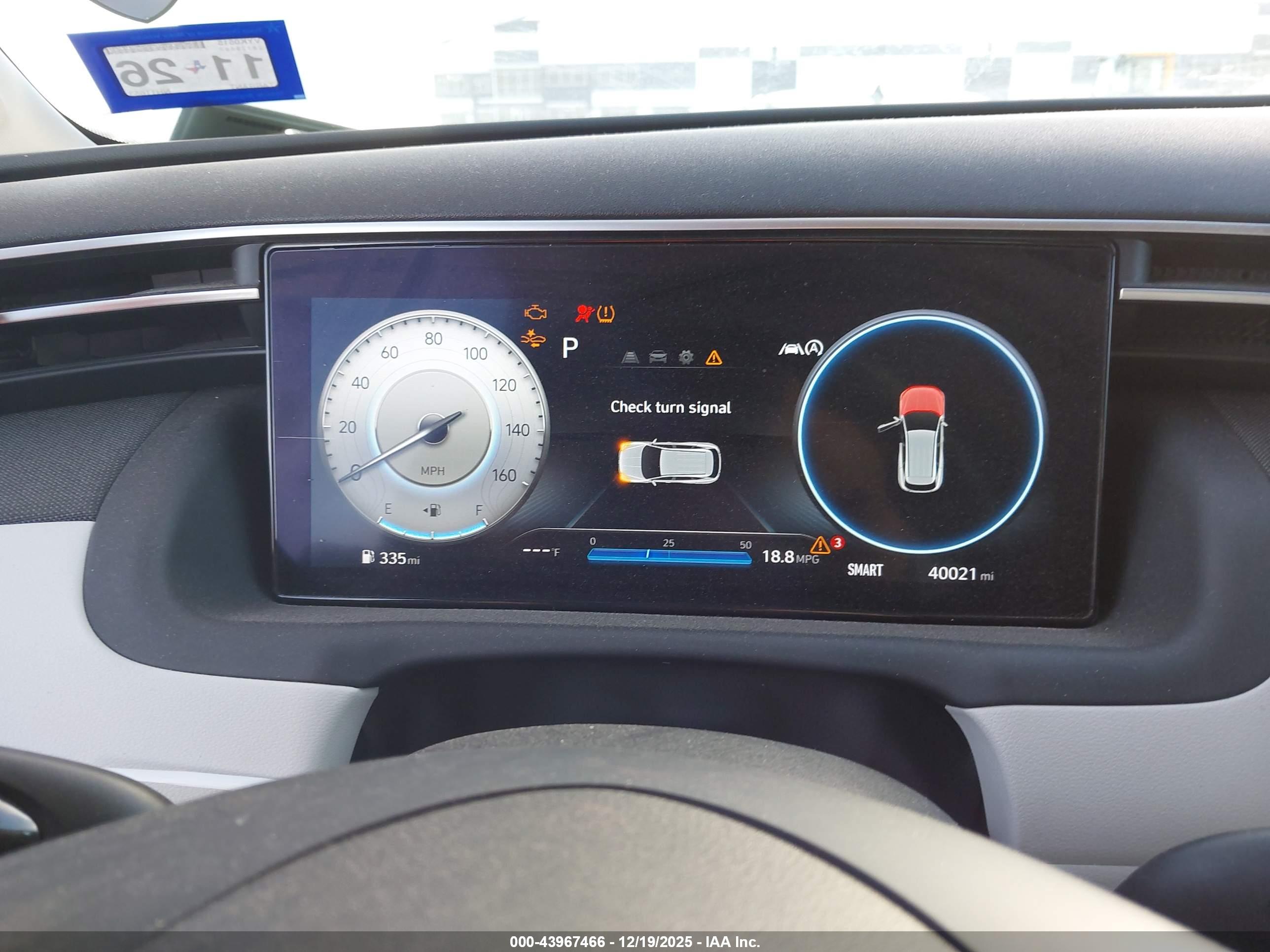 HYUNDAI TUCSON image 7
