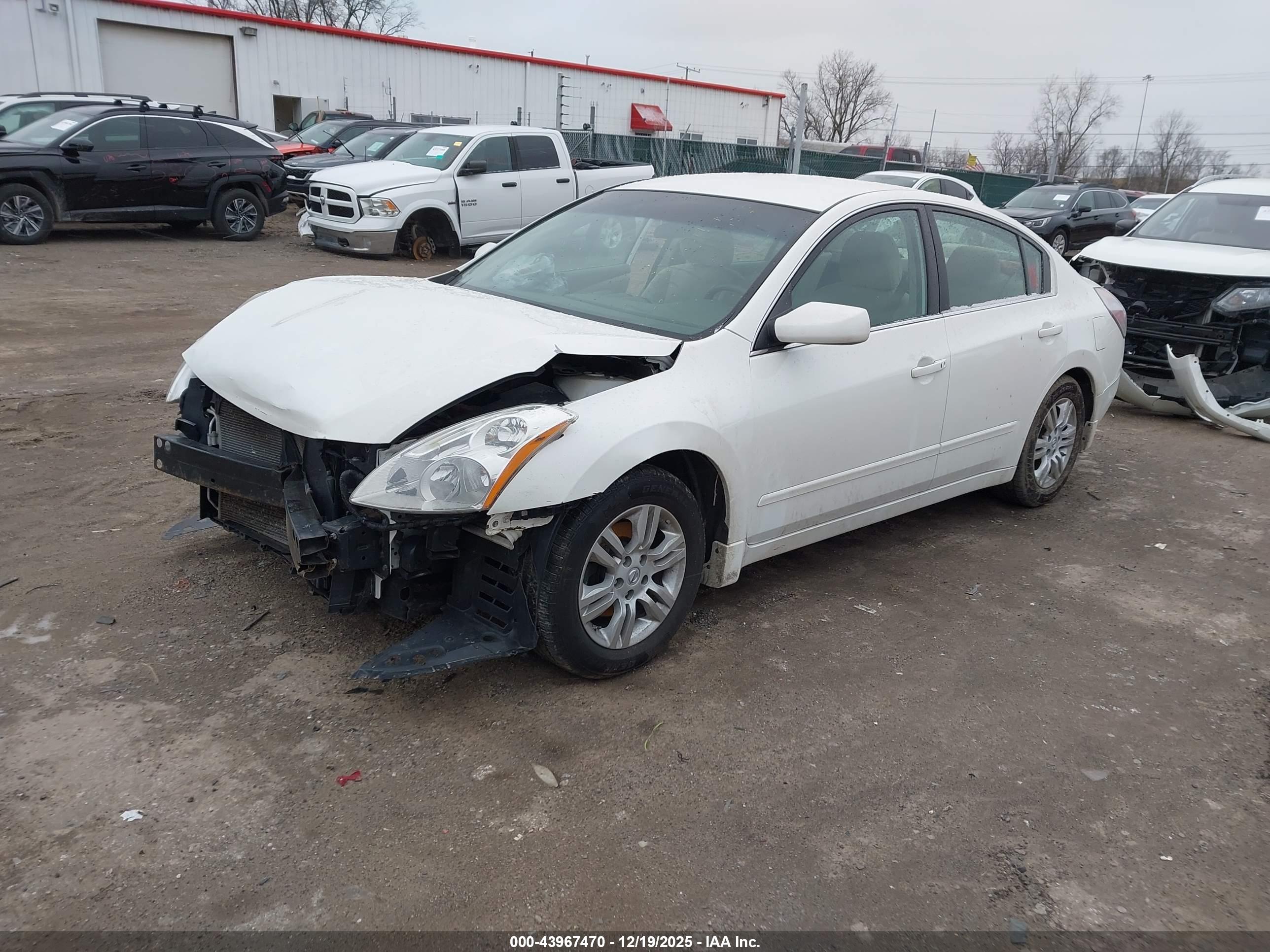 NISSAN ALTIMA image 2