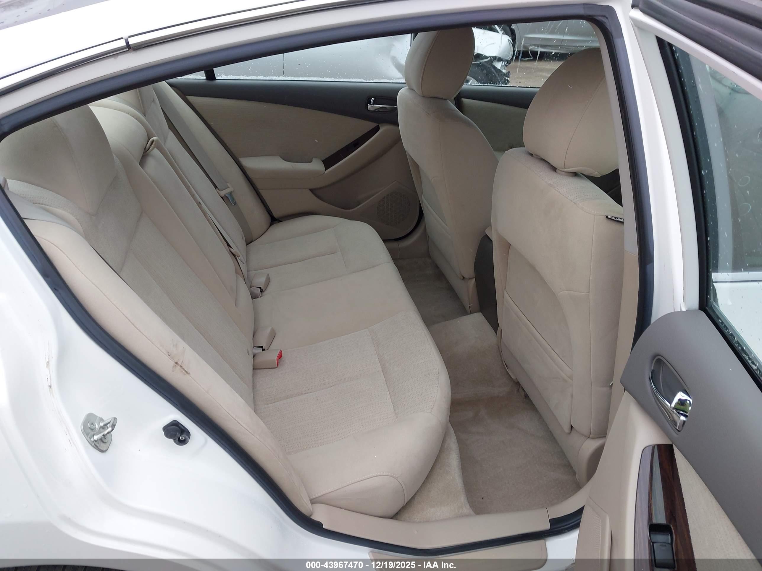 NISSAN ALTIMA image 8