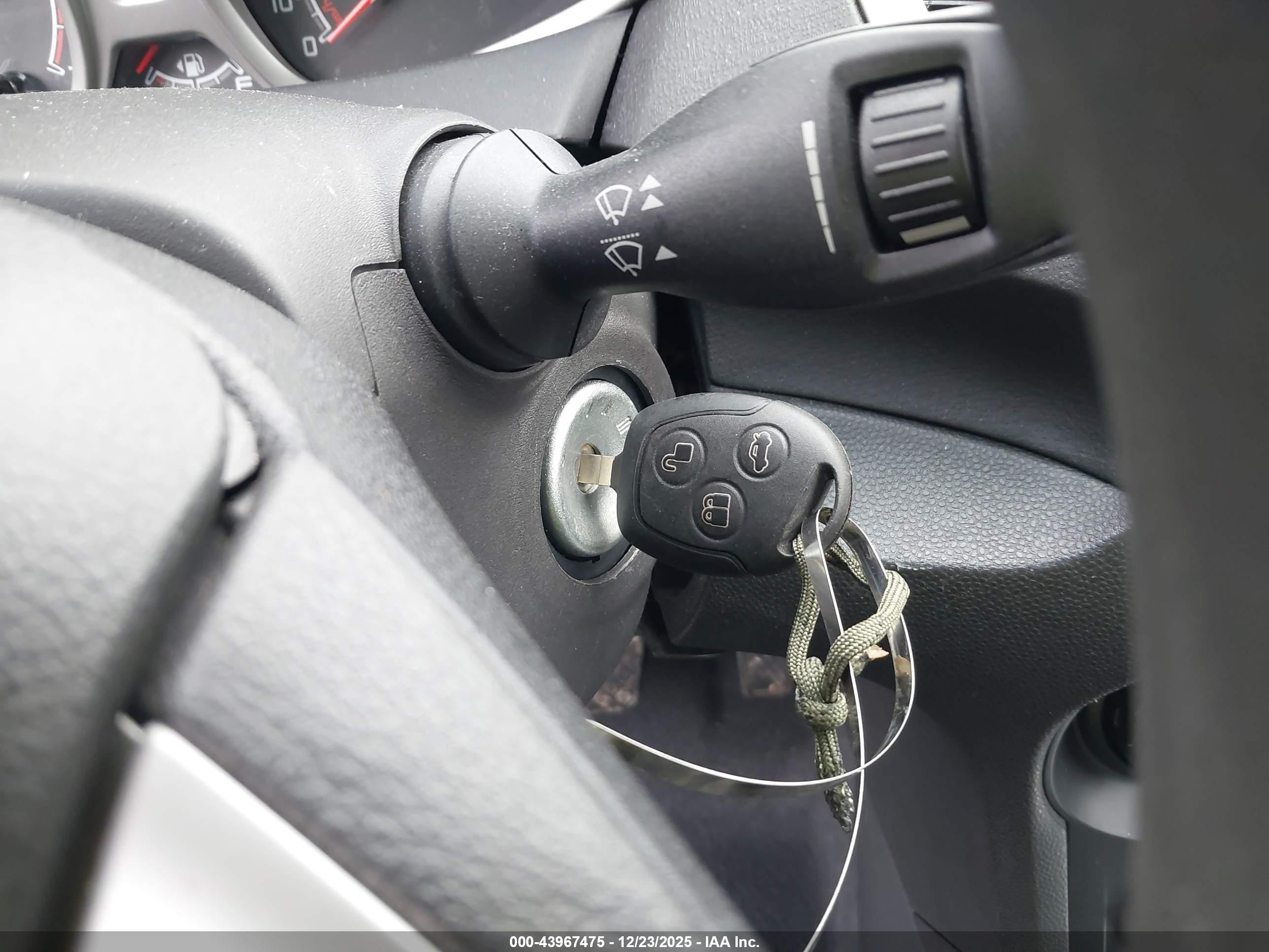 FORD FIESTA image 11