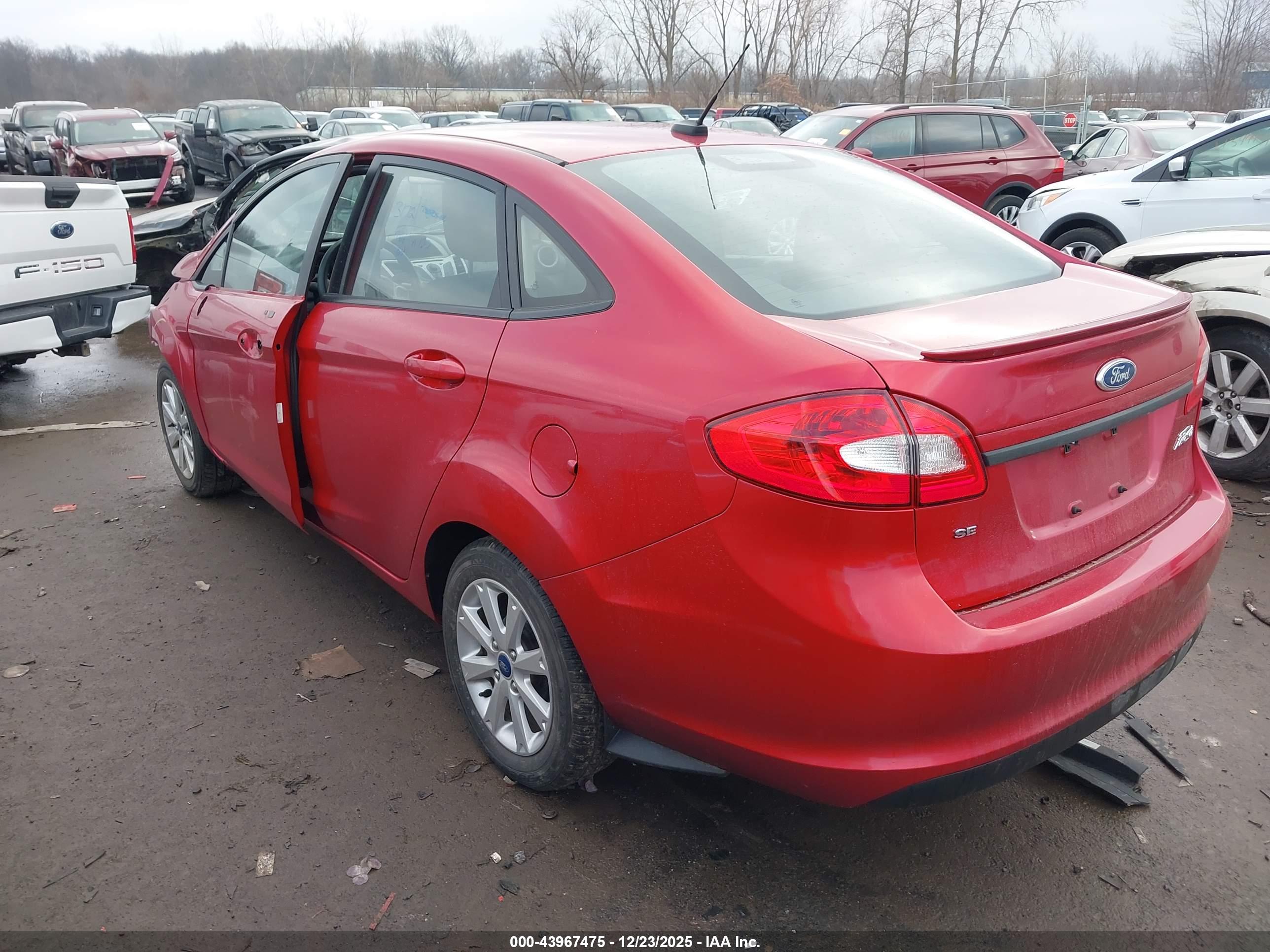 FORD FIESTA image 3