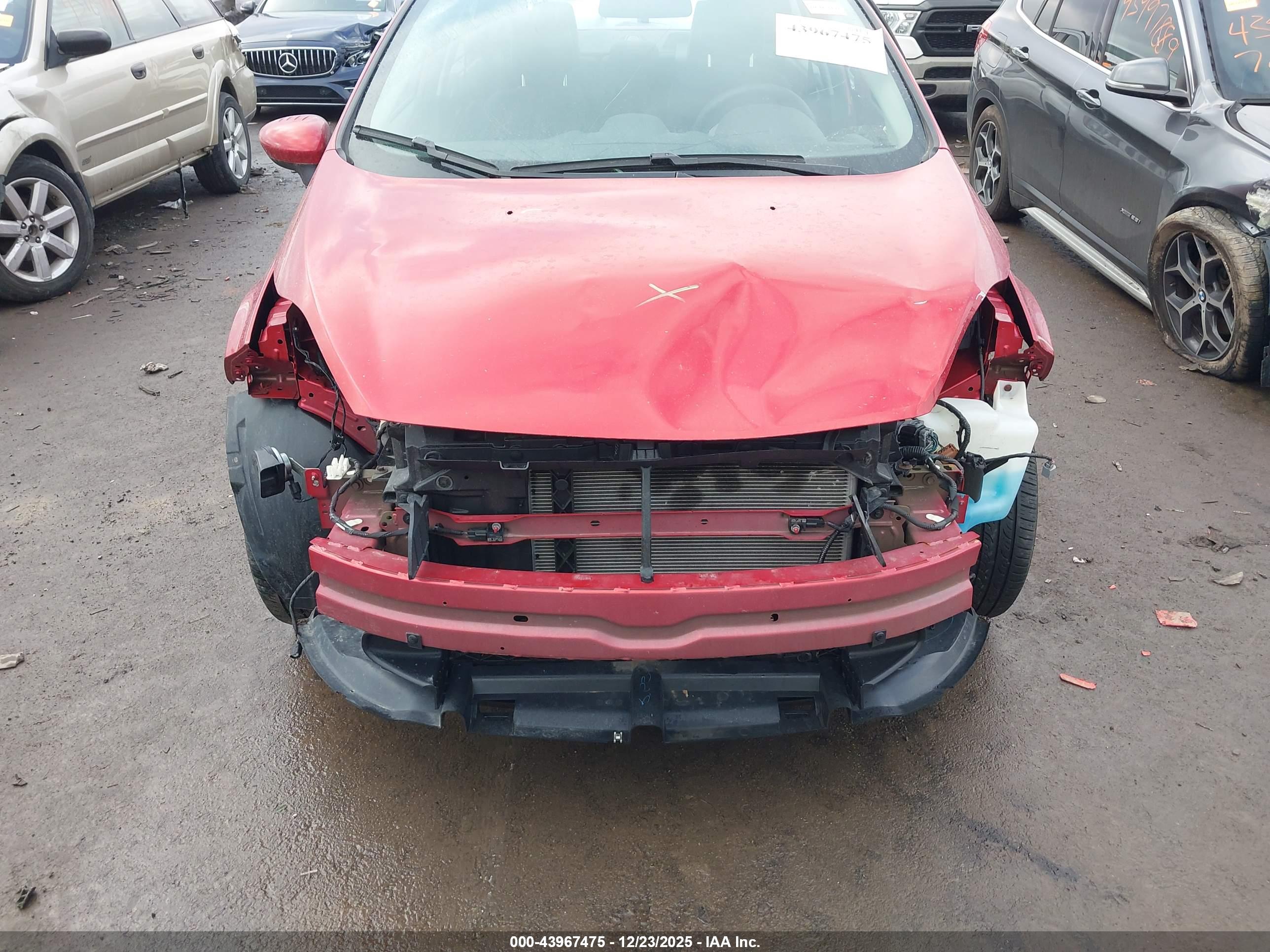 FORD FIESTA image 6