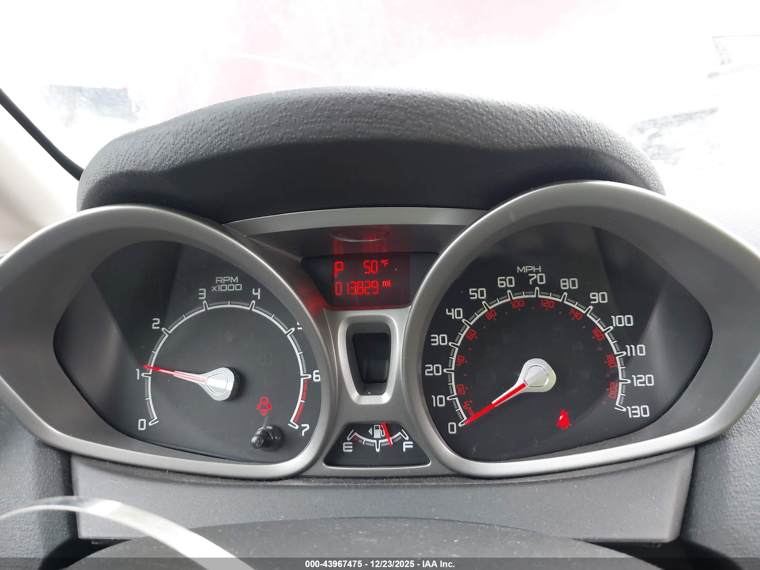 FORD FIESTA image 7