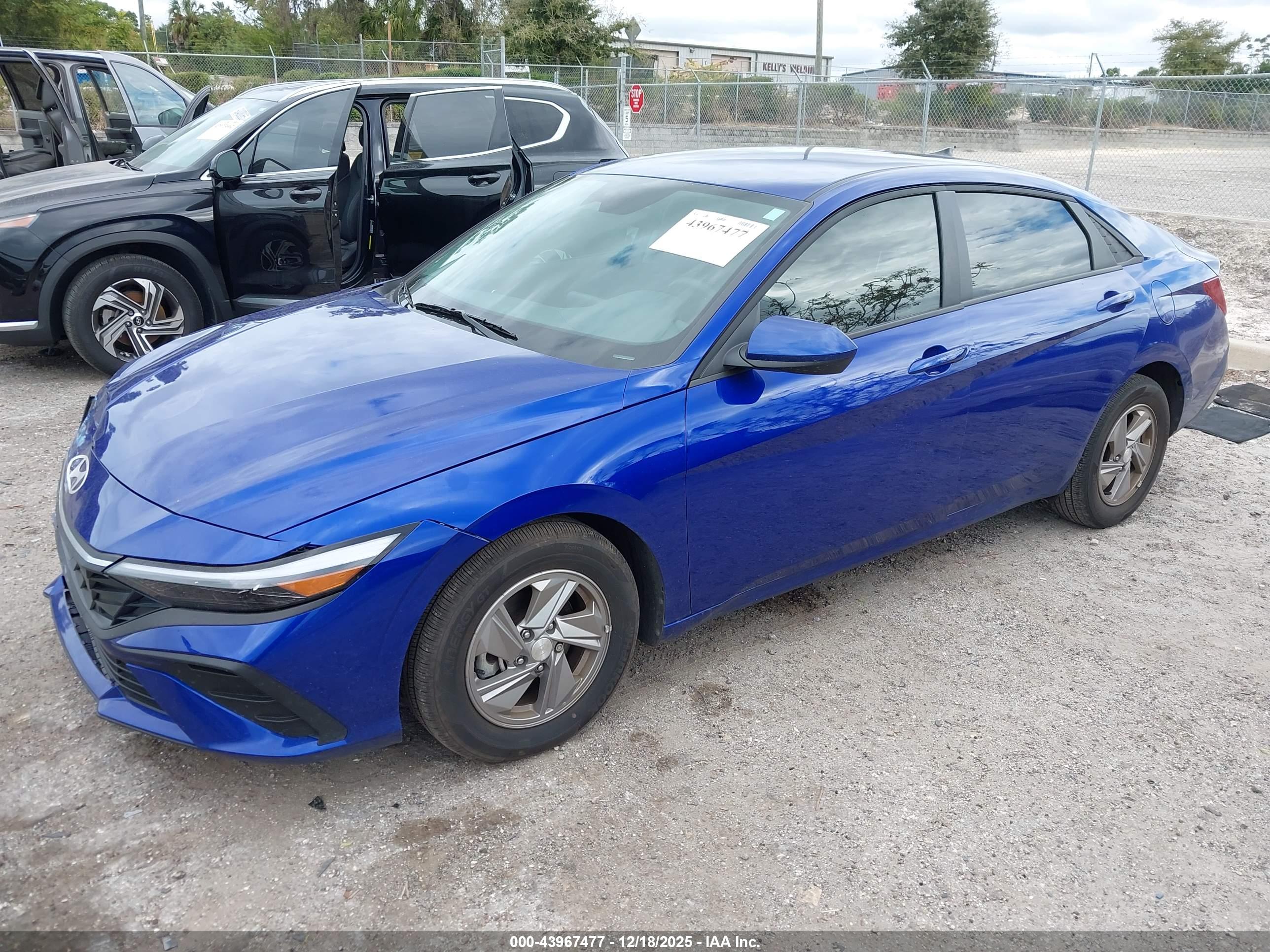 HYUNDAI ELANTRA image 2