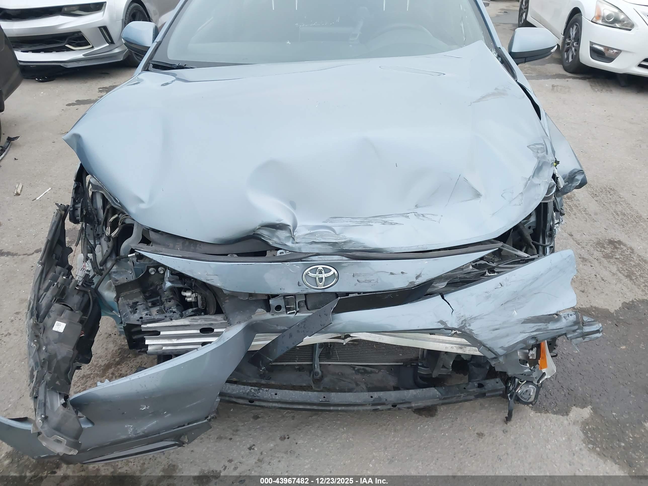 TOYOTA COROLLA image 6