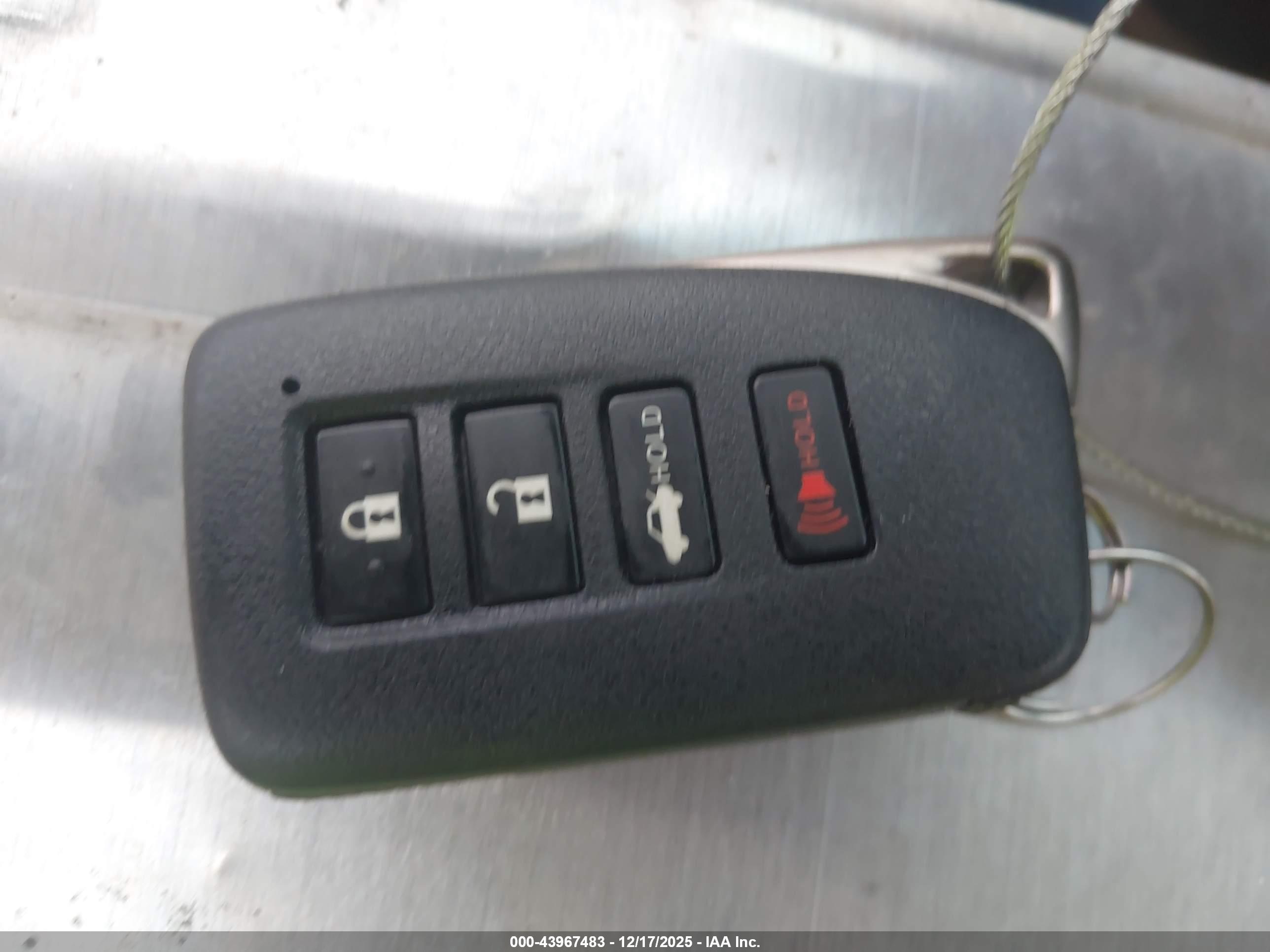 LEXUS ES image 11