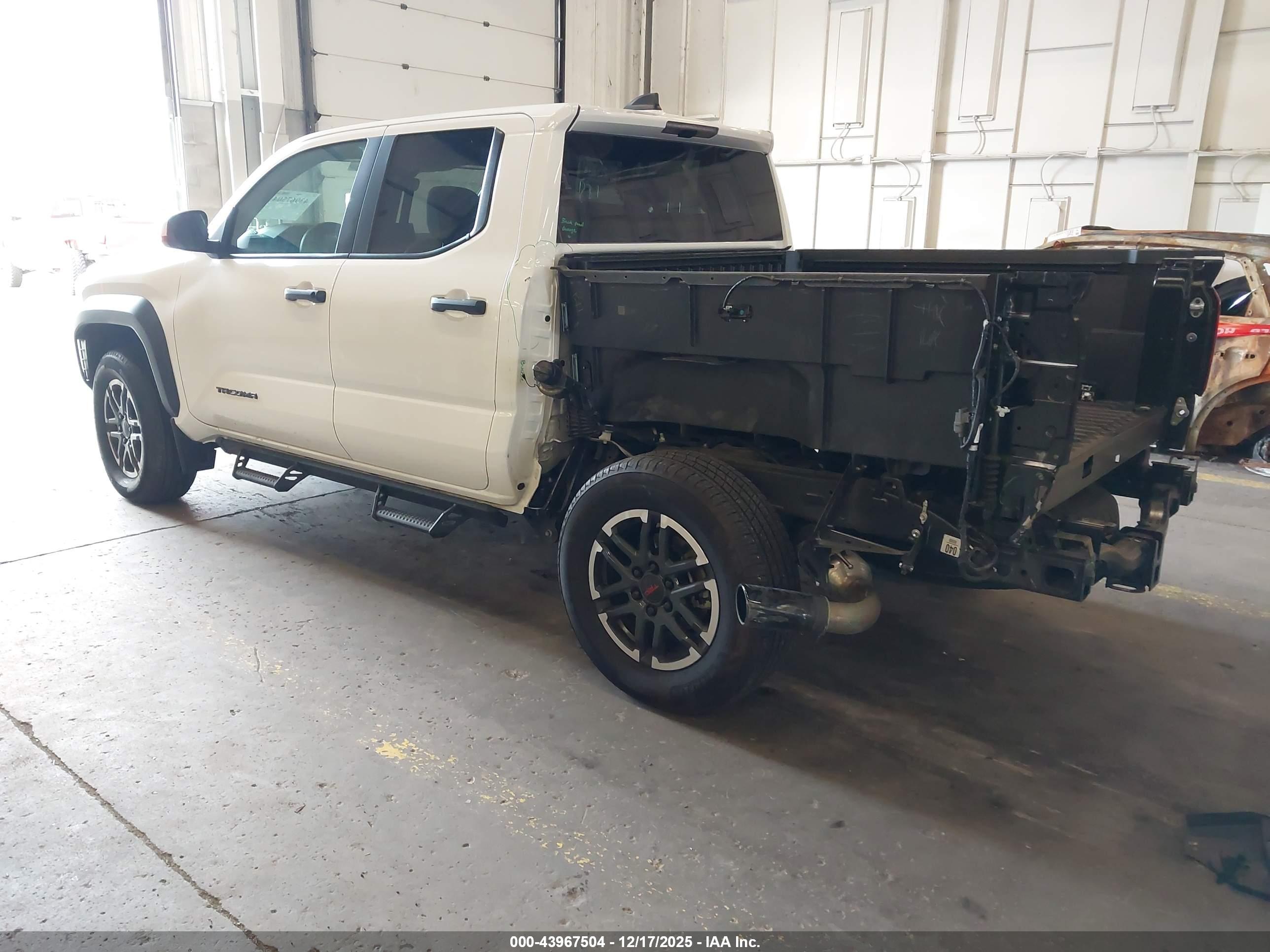 TOYOTA TACOMA image 3