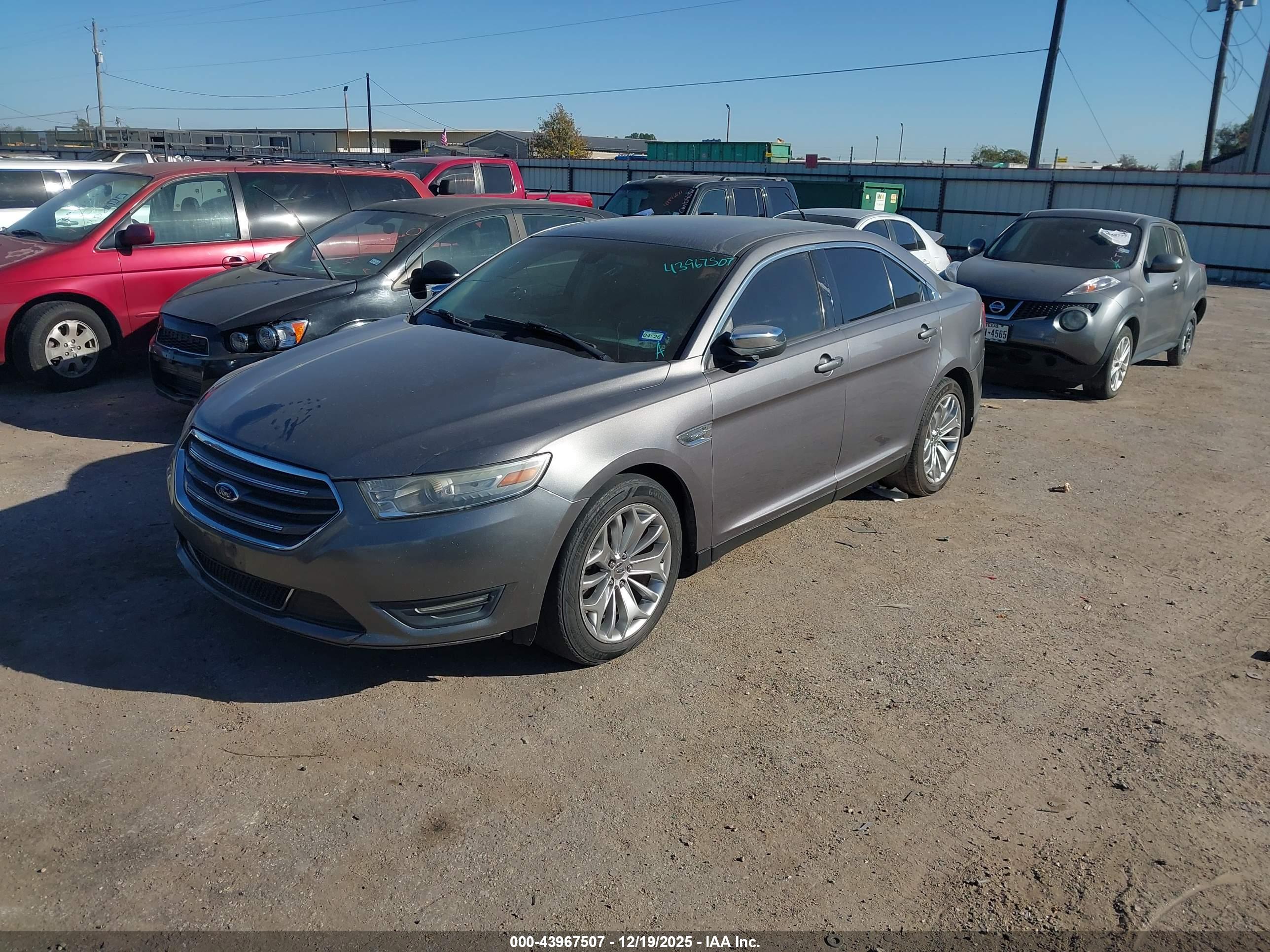 FORD TAURUS image 2