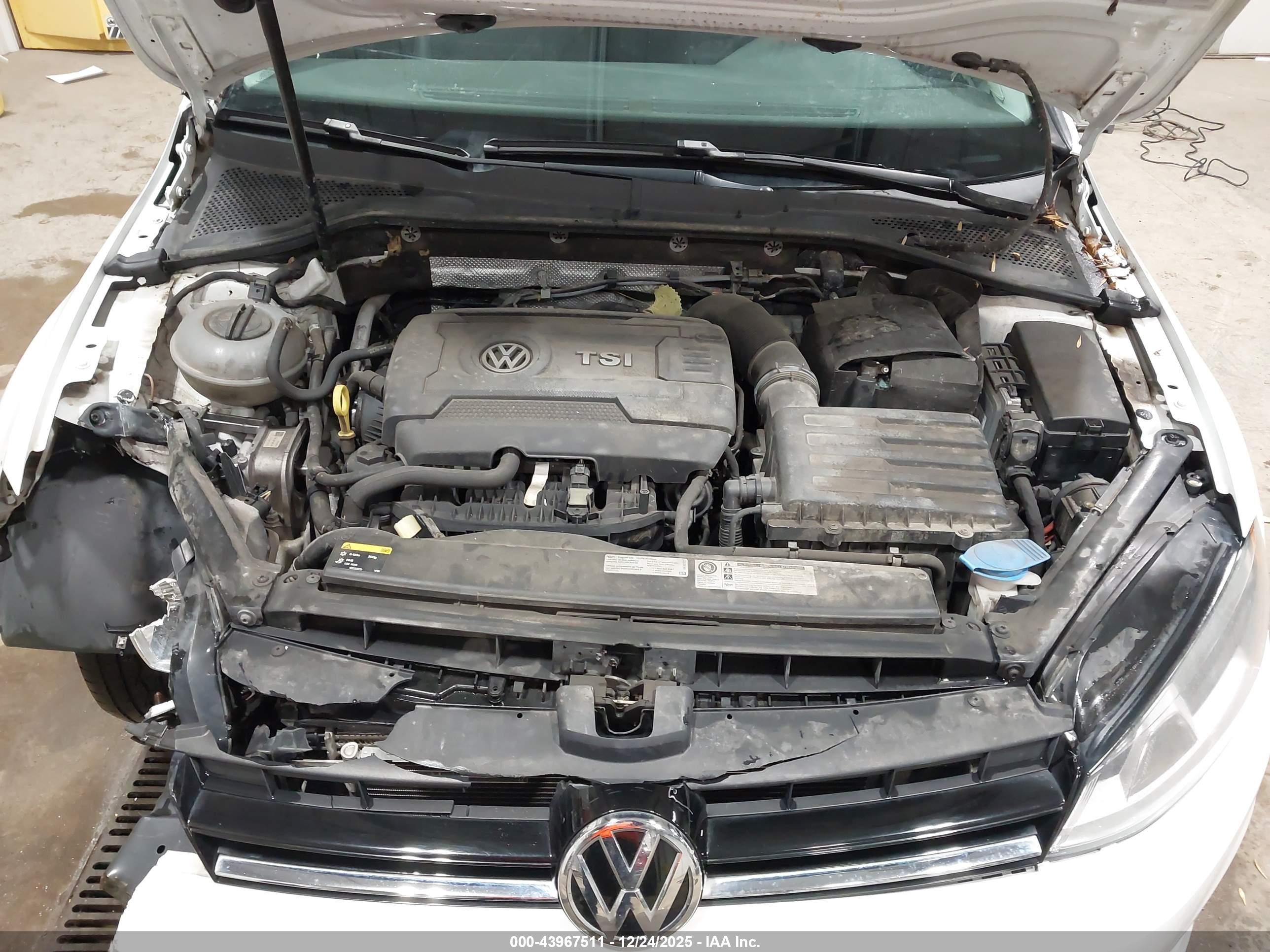 VOLKSWAGEN GOLF image 10