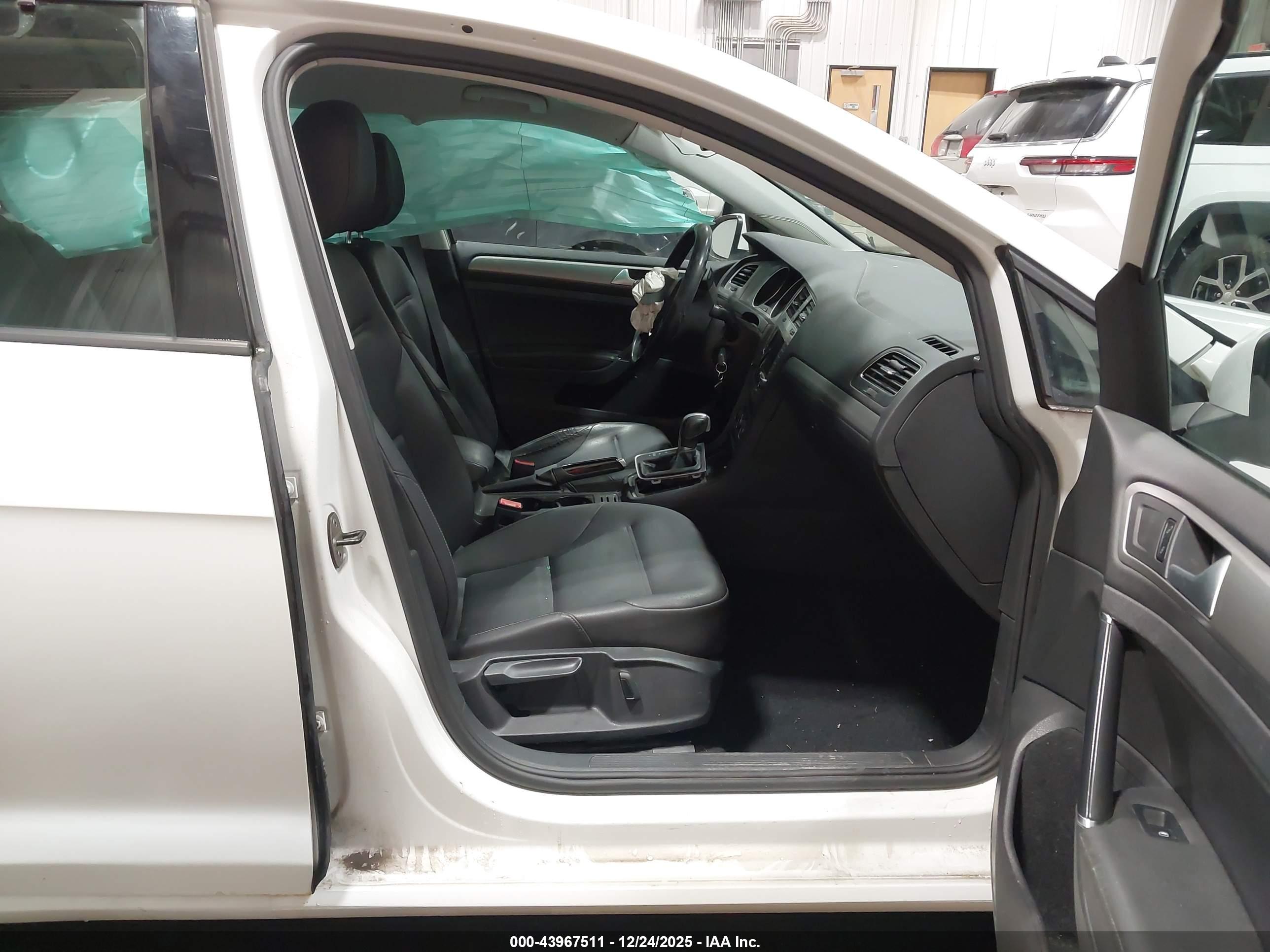 VOLKSWAGEN GOLF image 5