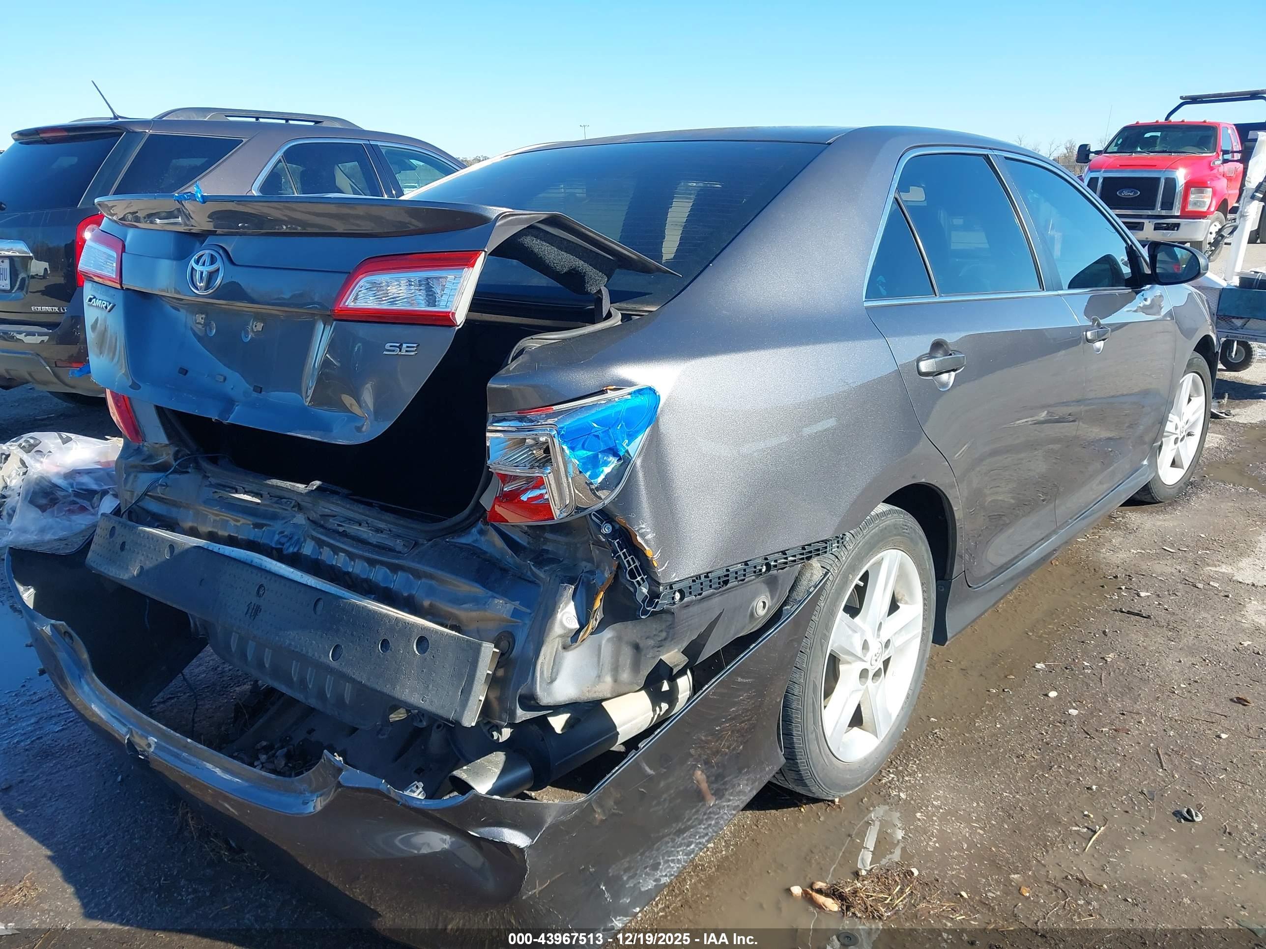 TOYOTA CAMRY image 4