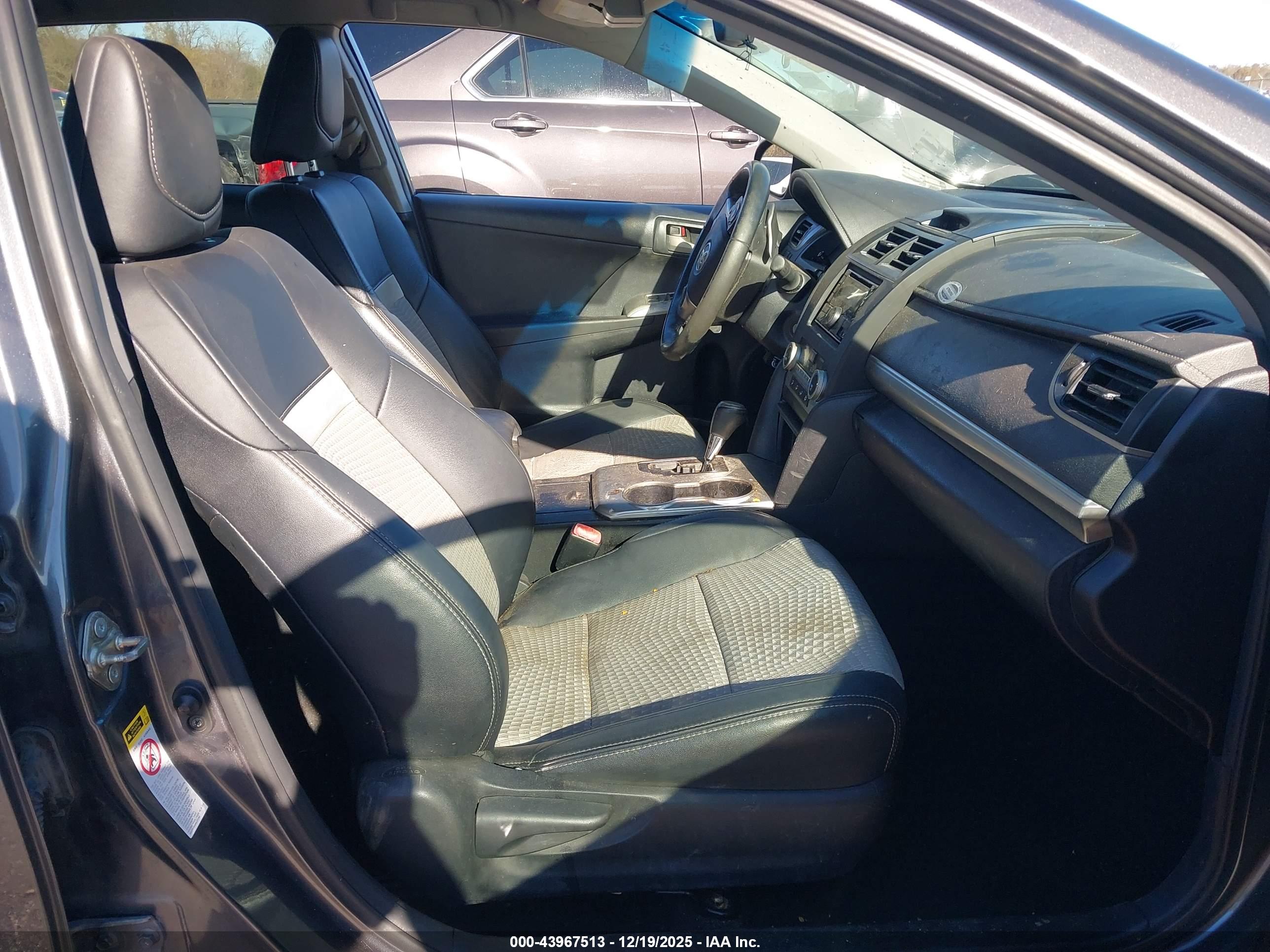 TOYOTA CAMRY image 5