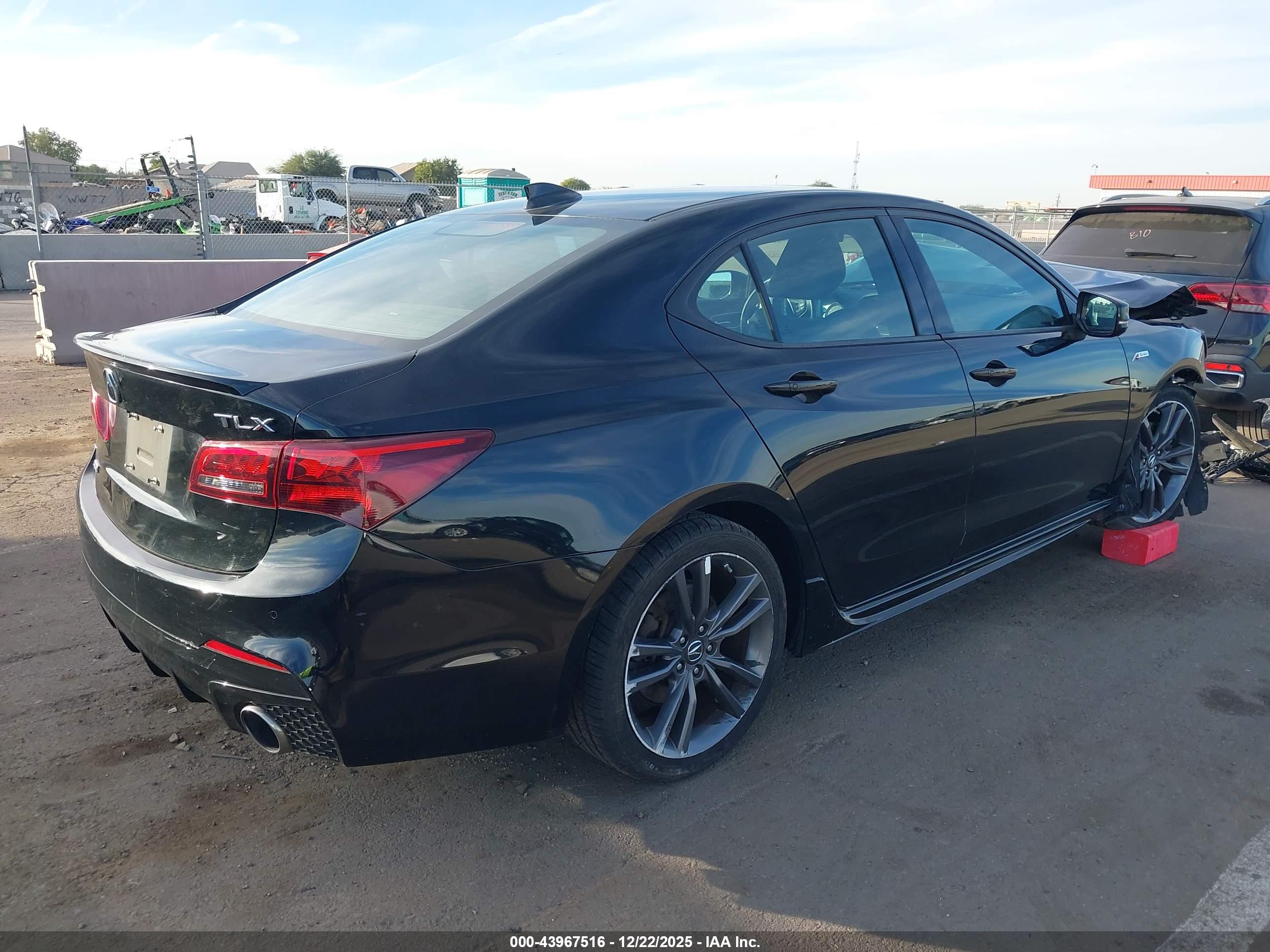 ACURA TLX image 4