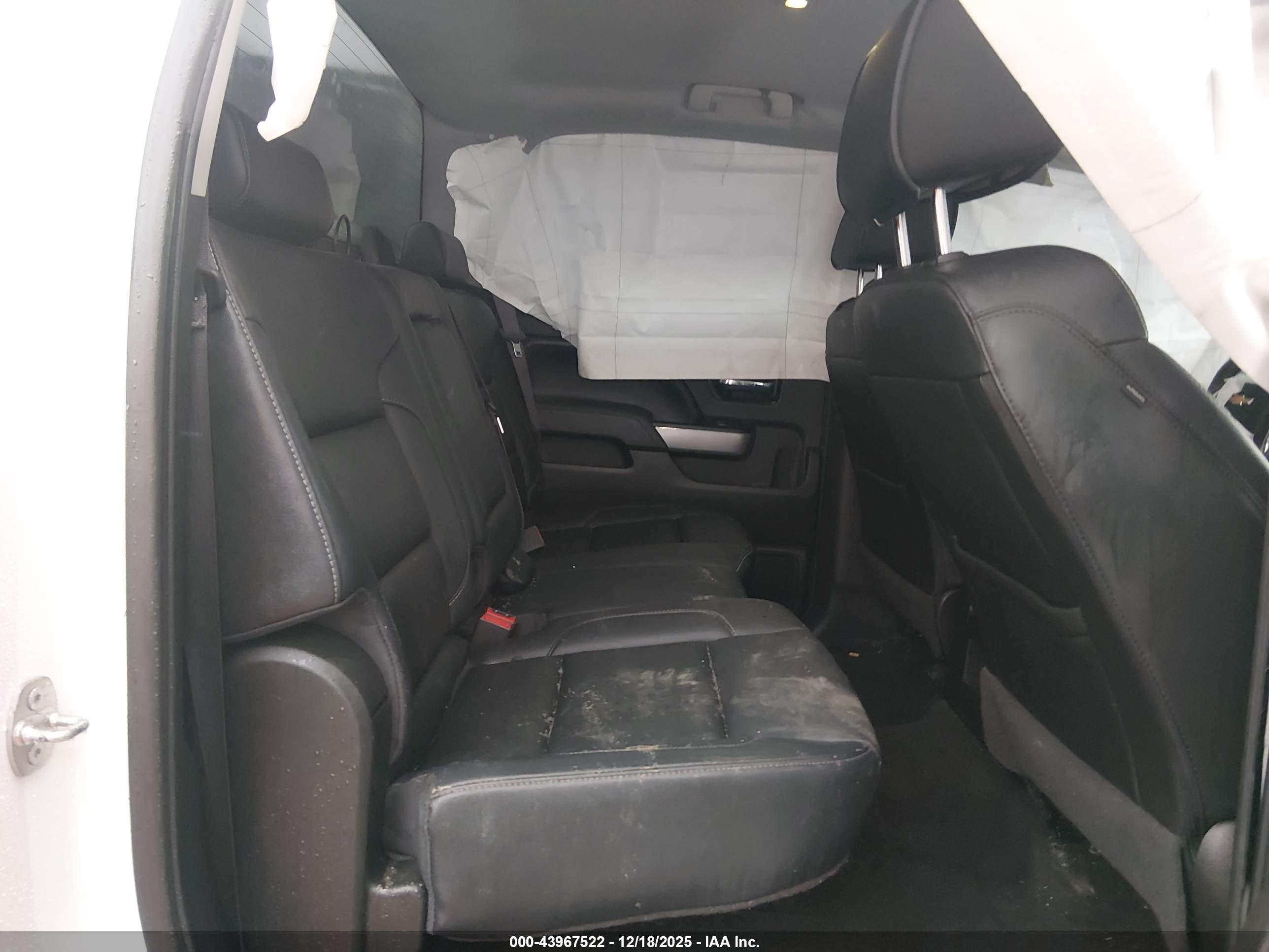 CHEVROLET SILVERADO image 8
