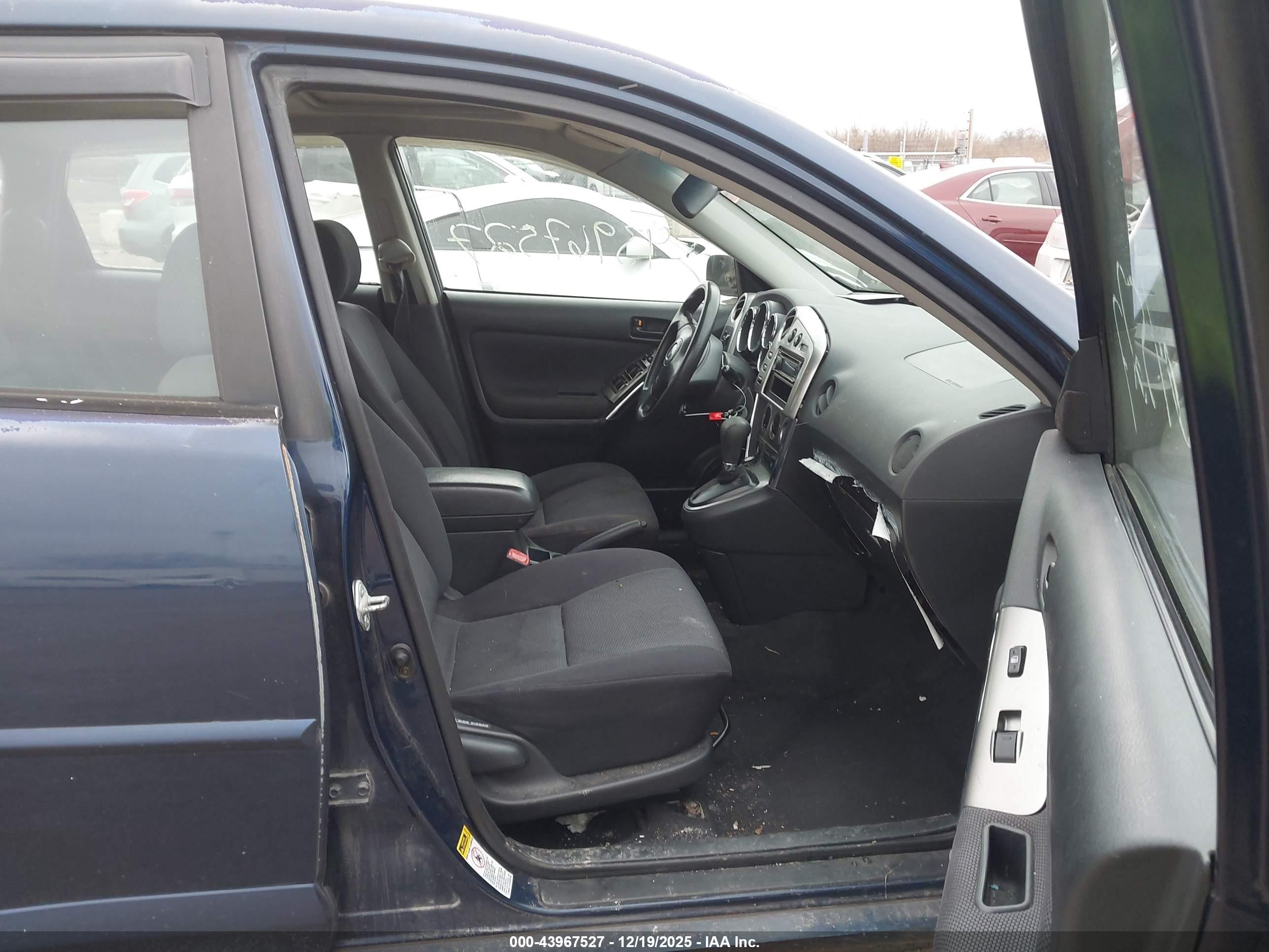 PONTIAC VIBE image 5