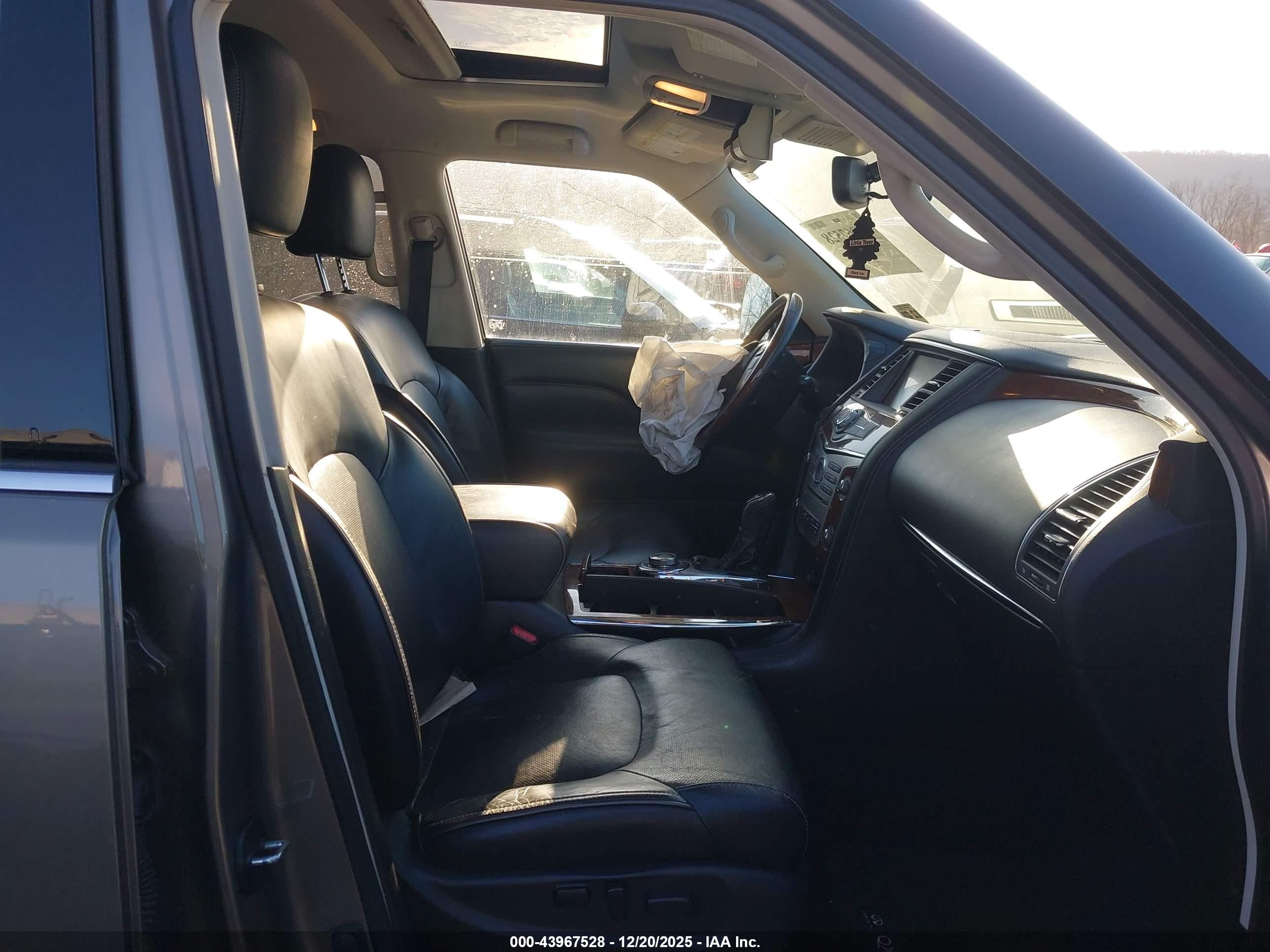 INFINITI QX80 image 5