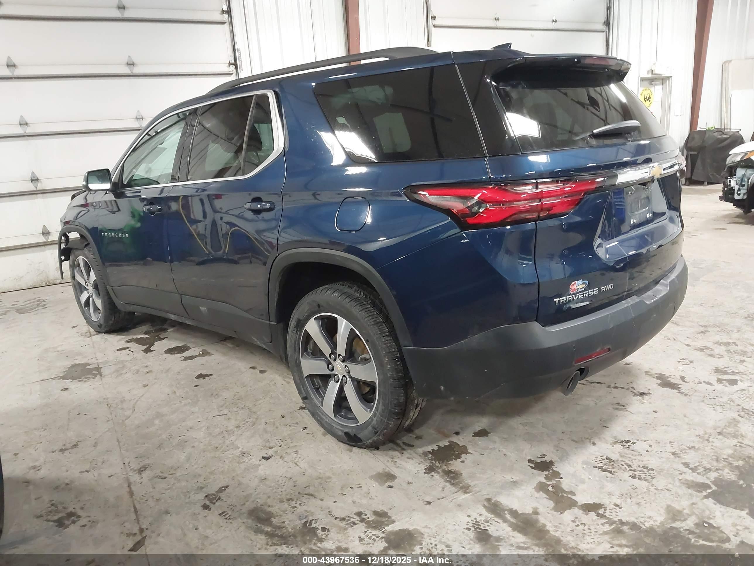 CHEVROLET TRAVERSE image 3