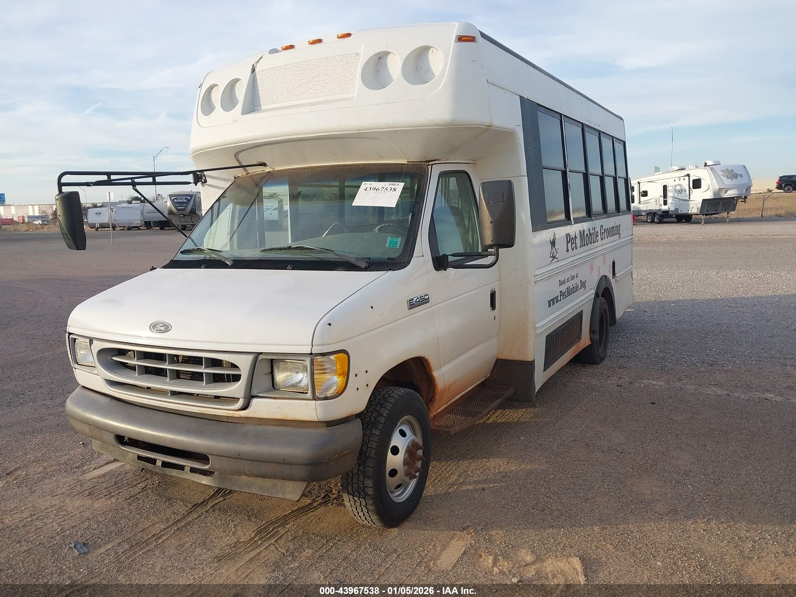 FORD E-450 image 2