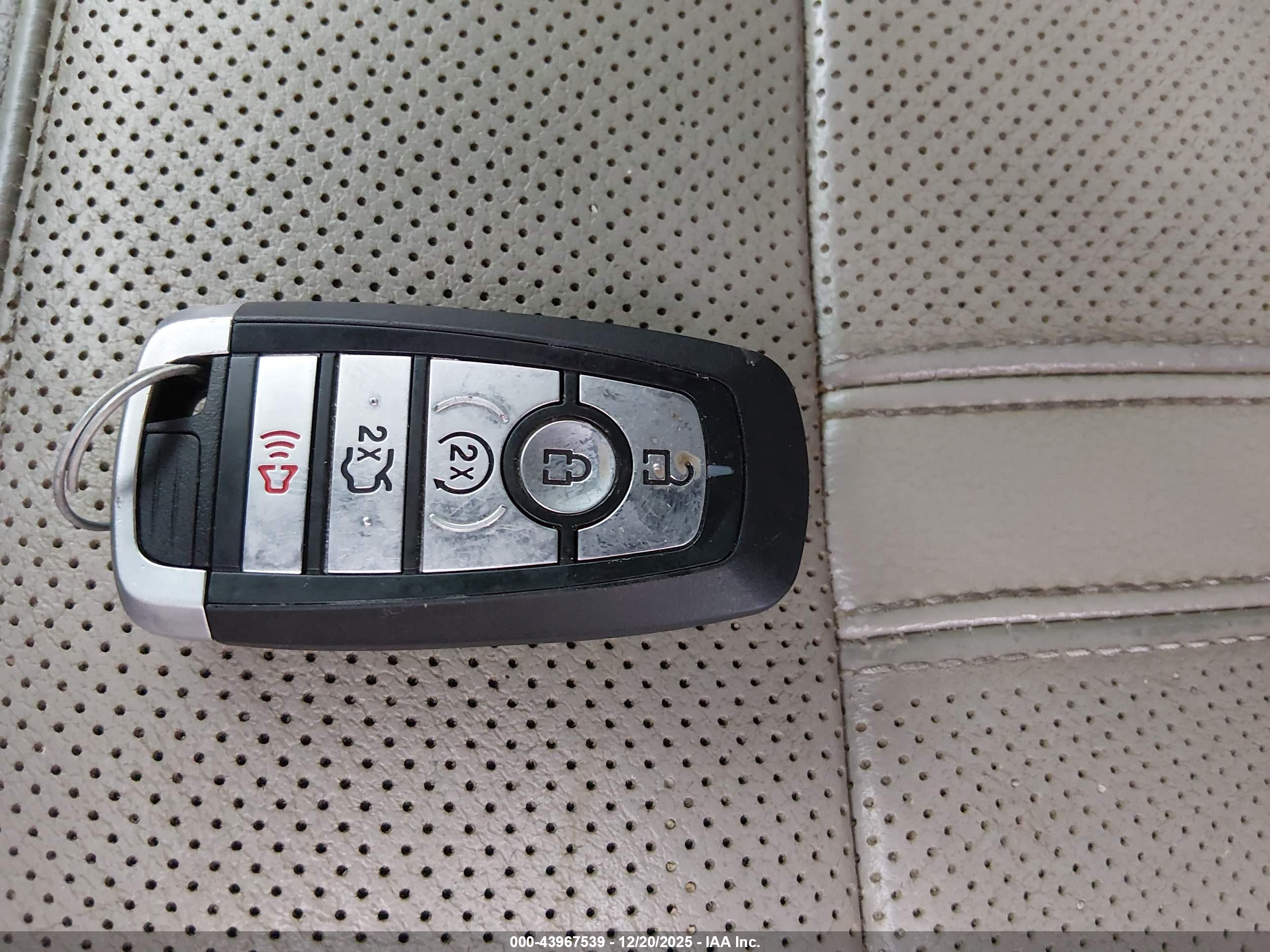FORD EXPEDITION image 11