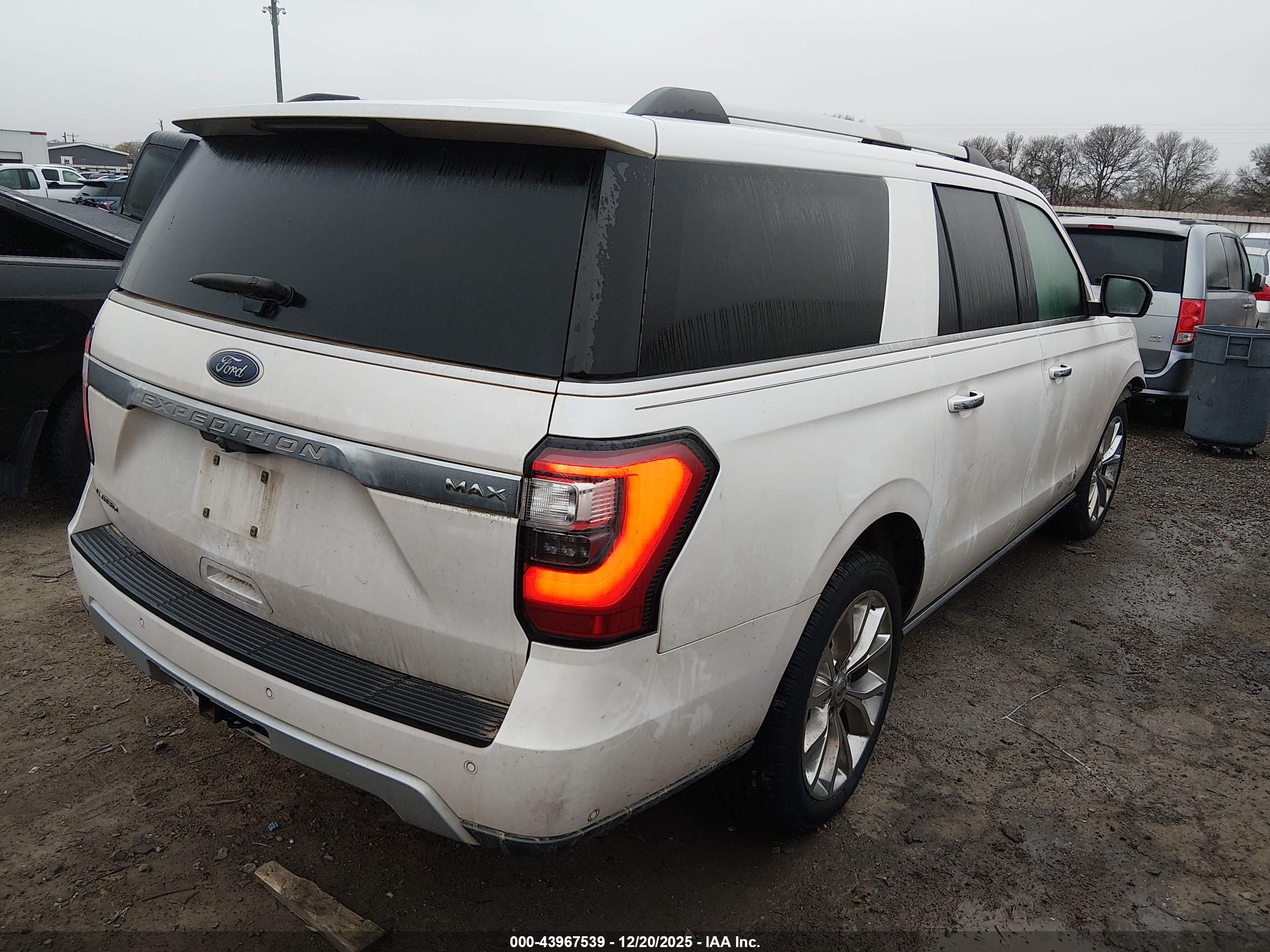 FORD EXPEDITION image 4