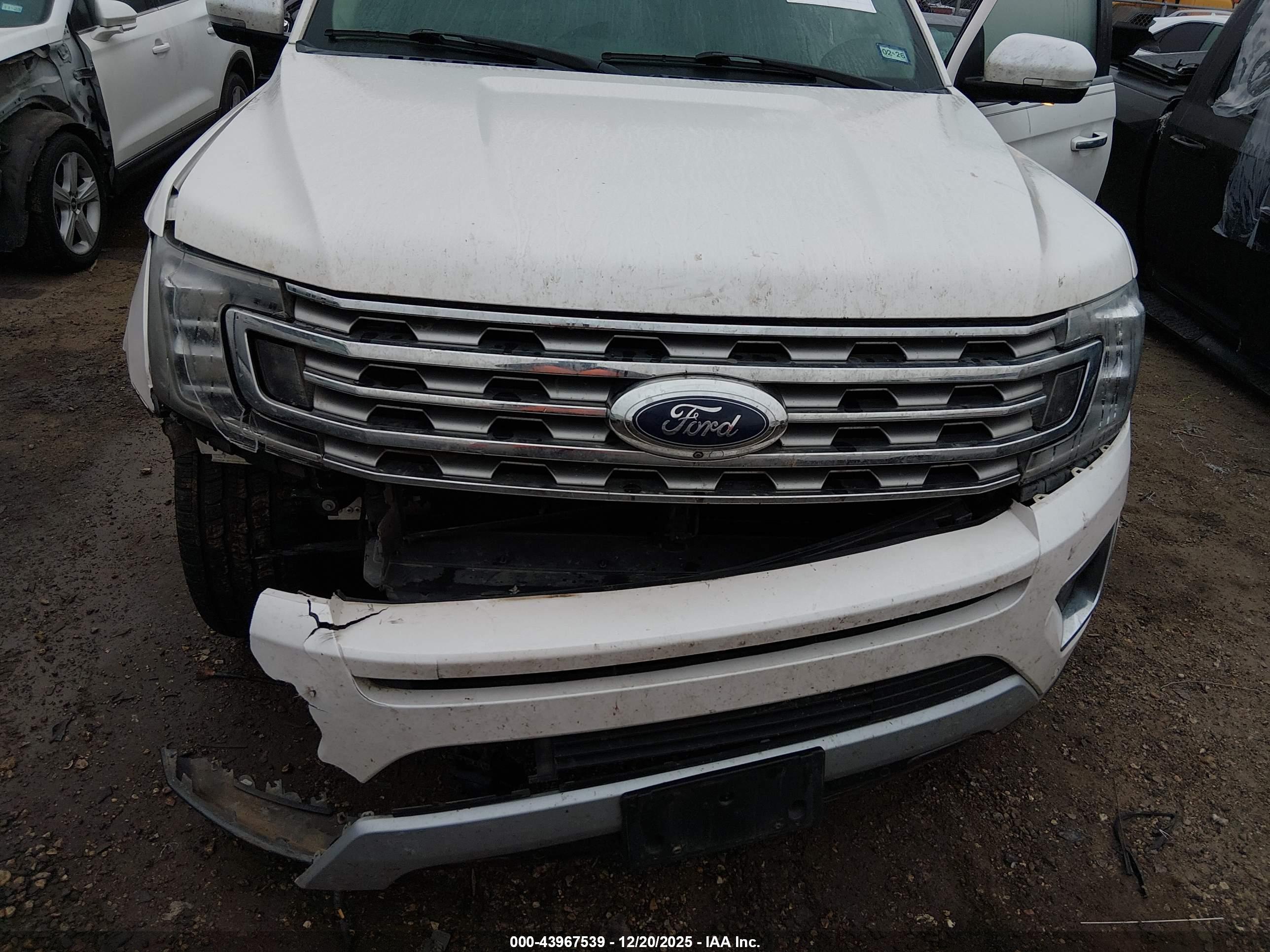 FORD EXPEDITION image 6