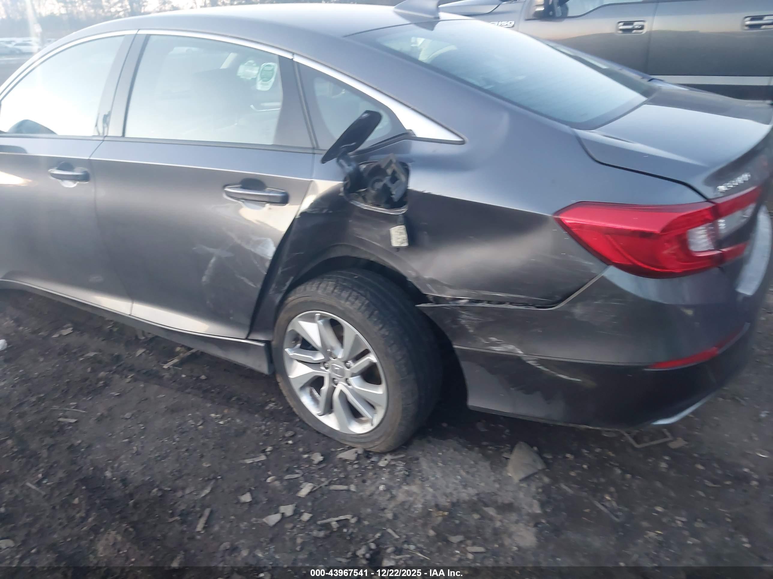 HONDA ACCORD image 6