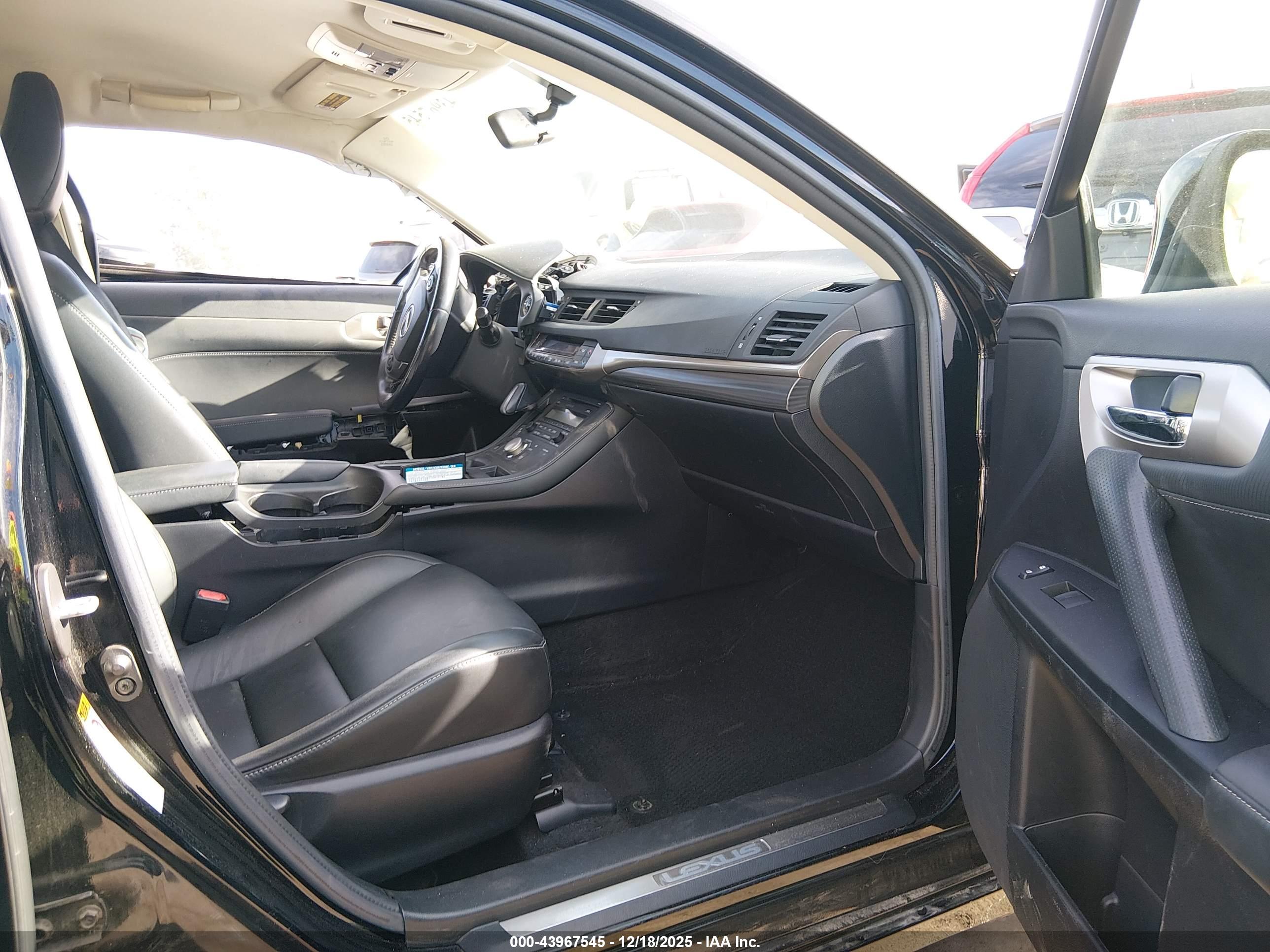 LEXUS CT image 5