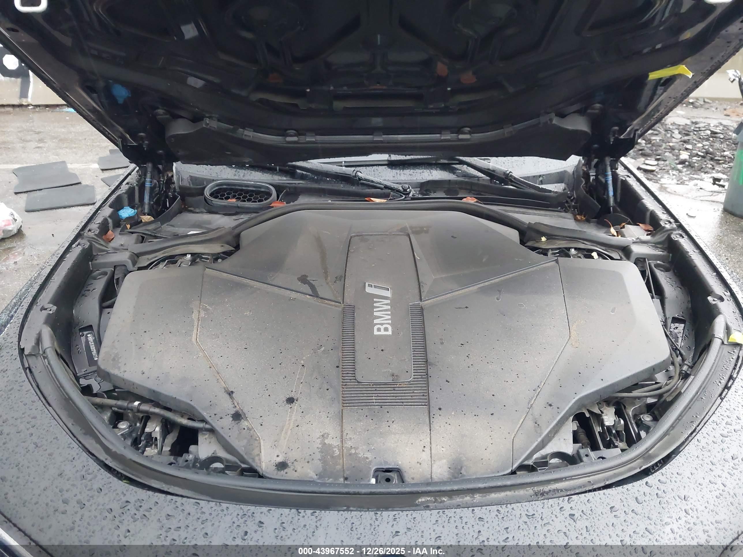 BMW I7 image 10