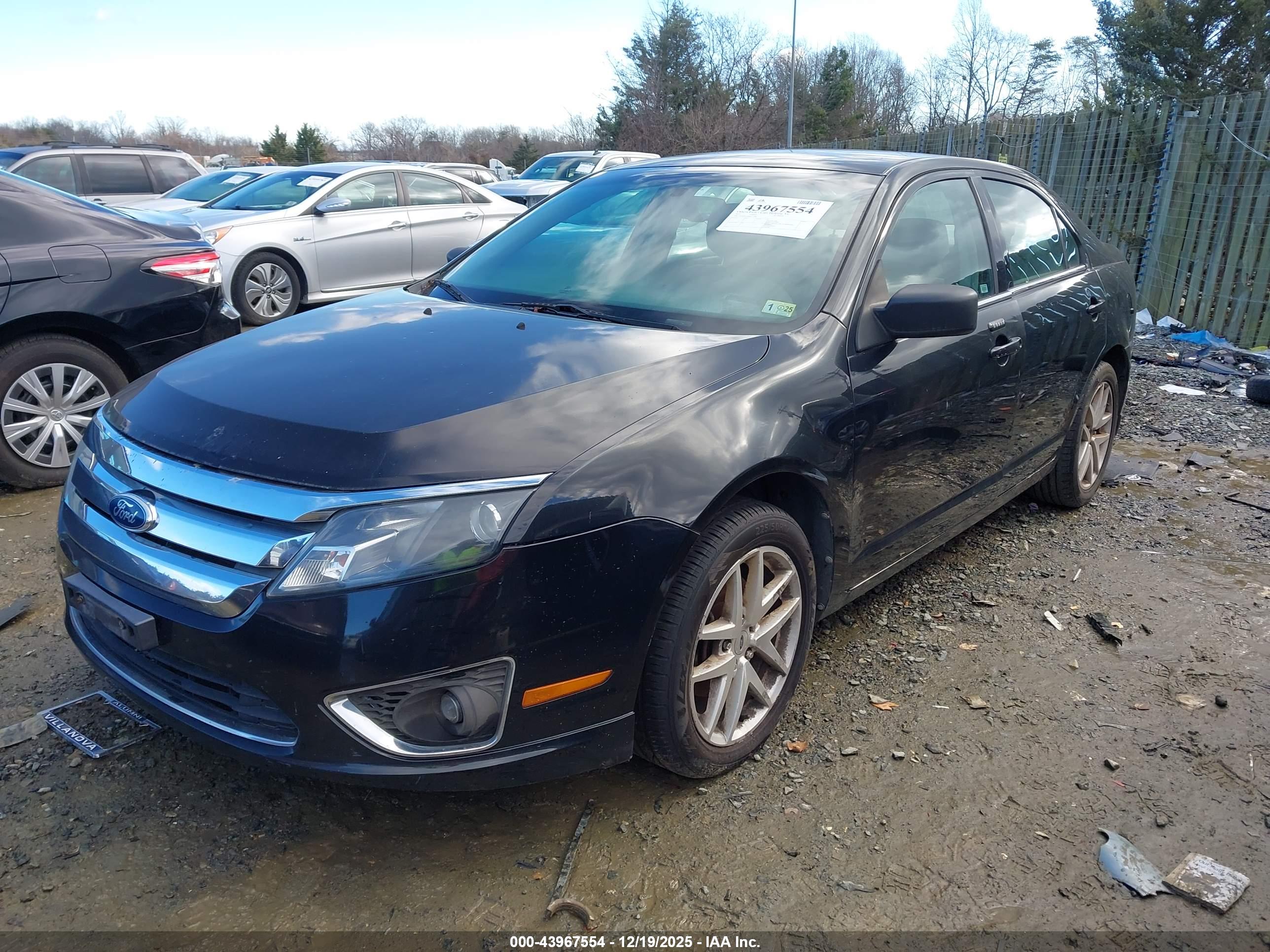 FORD FUSION image 2
