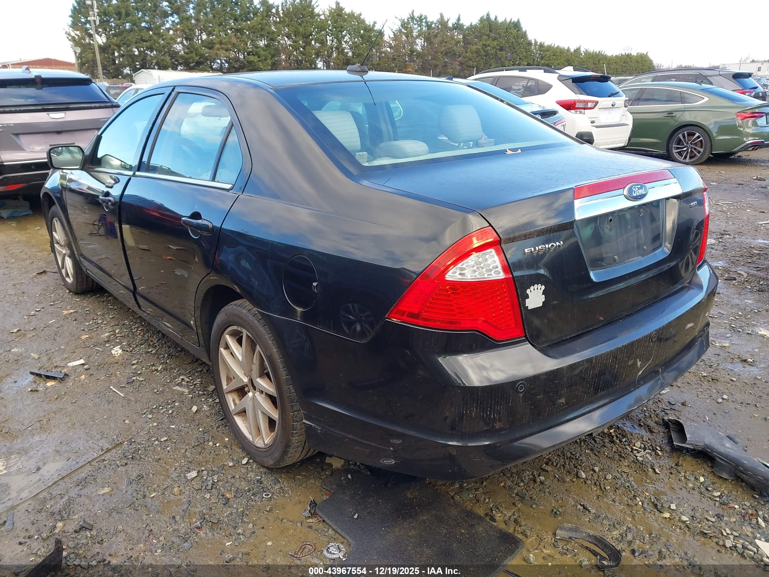 FORD FUSION image 3