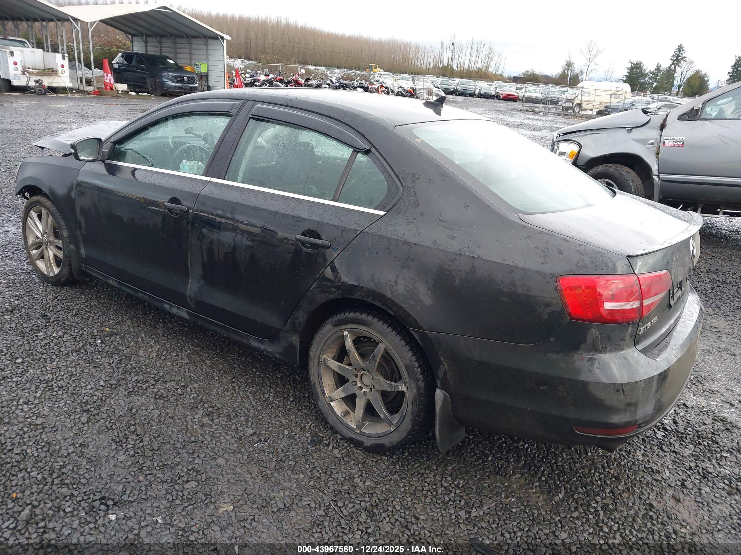 VOLKSWAGEN JETTA image 3
