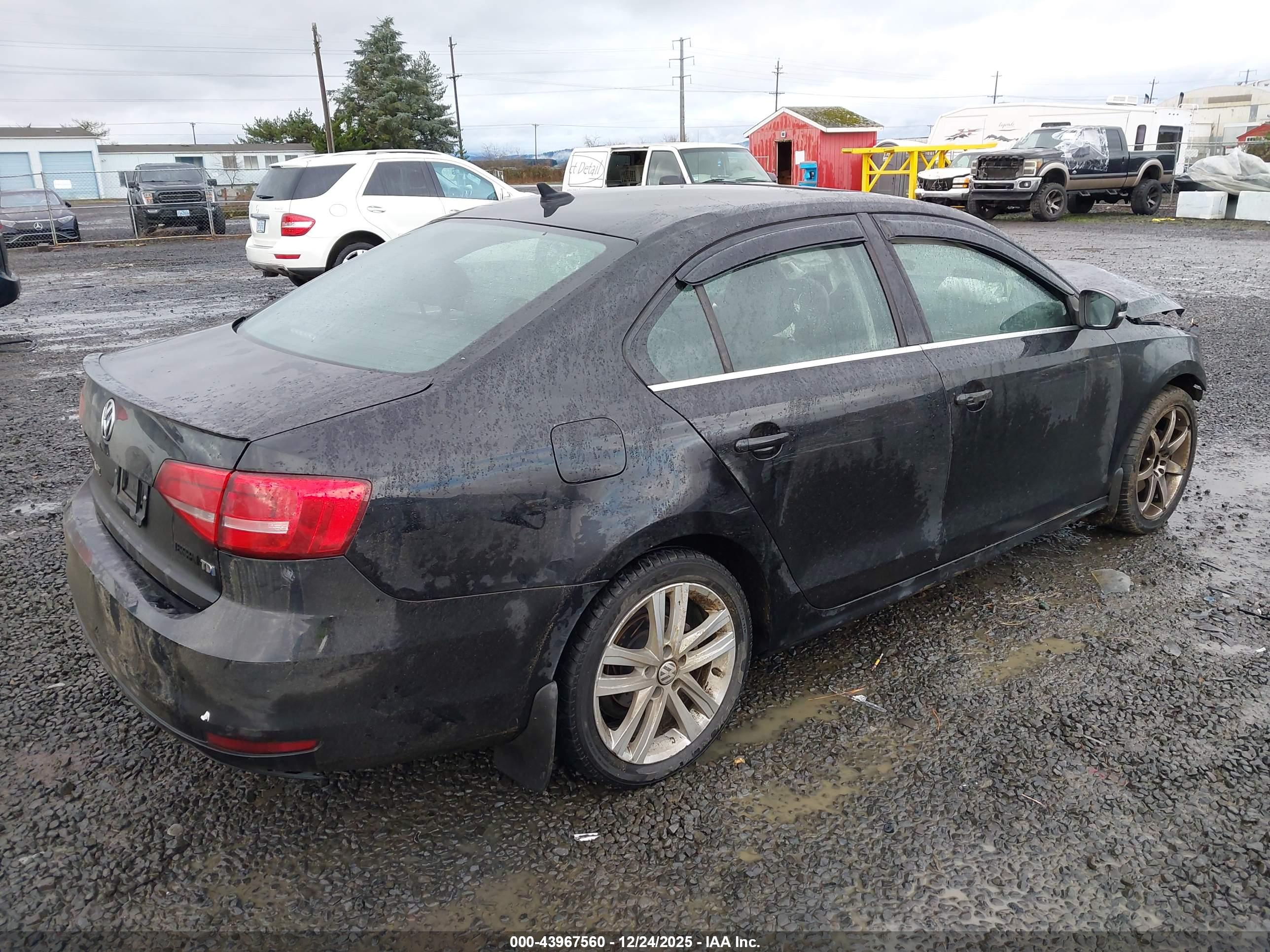 VOLKSWAGEN JETTA image 4
