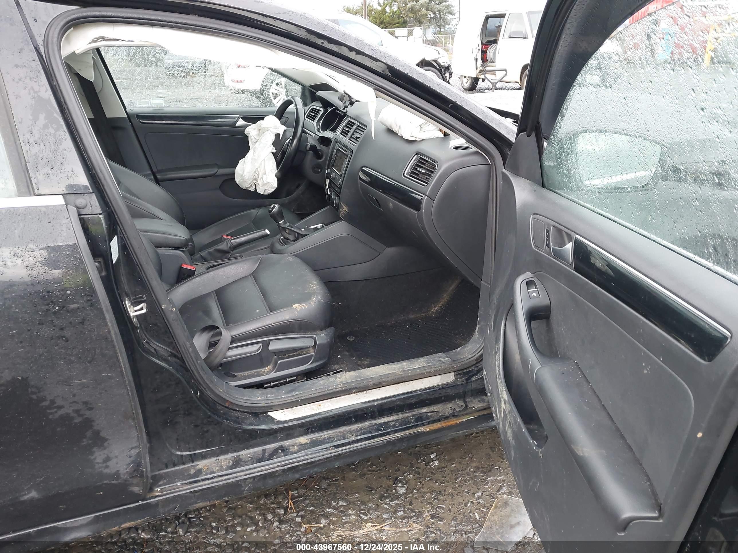 VOLKSWAGEN JETTA image 5