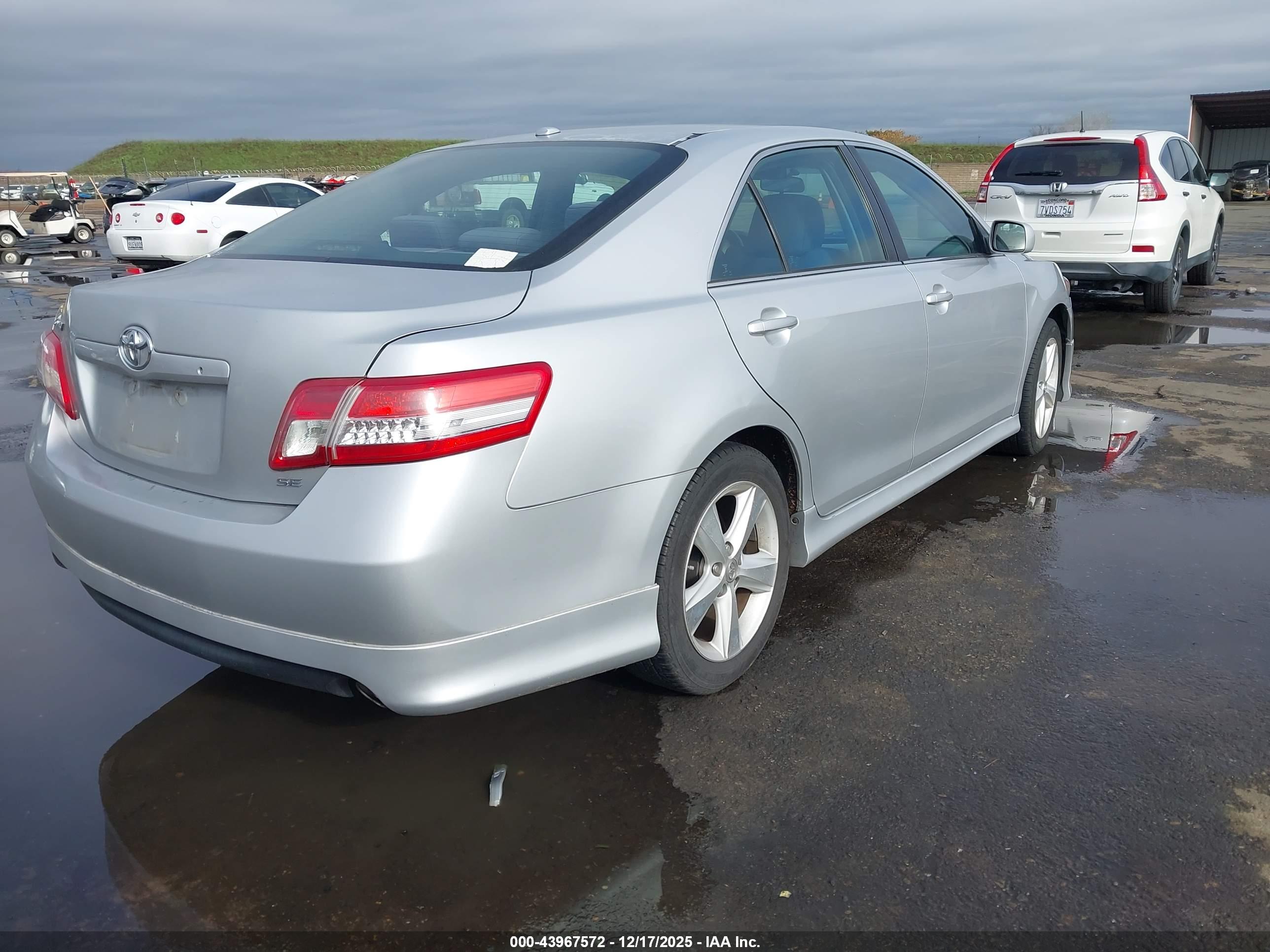 TOYOTA CAMRY image 4