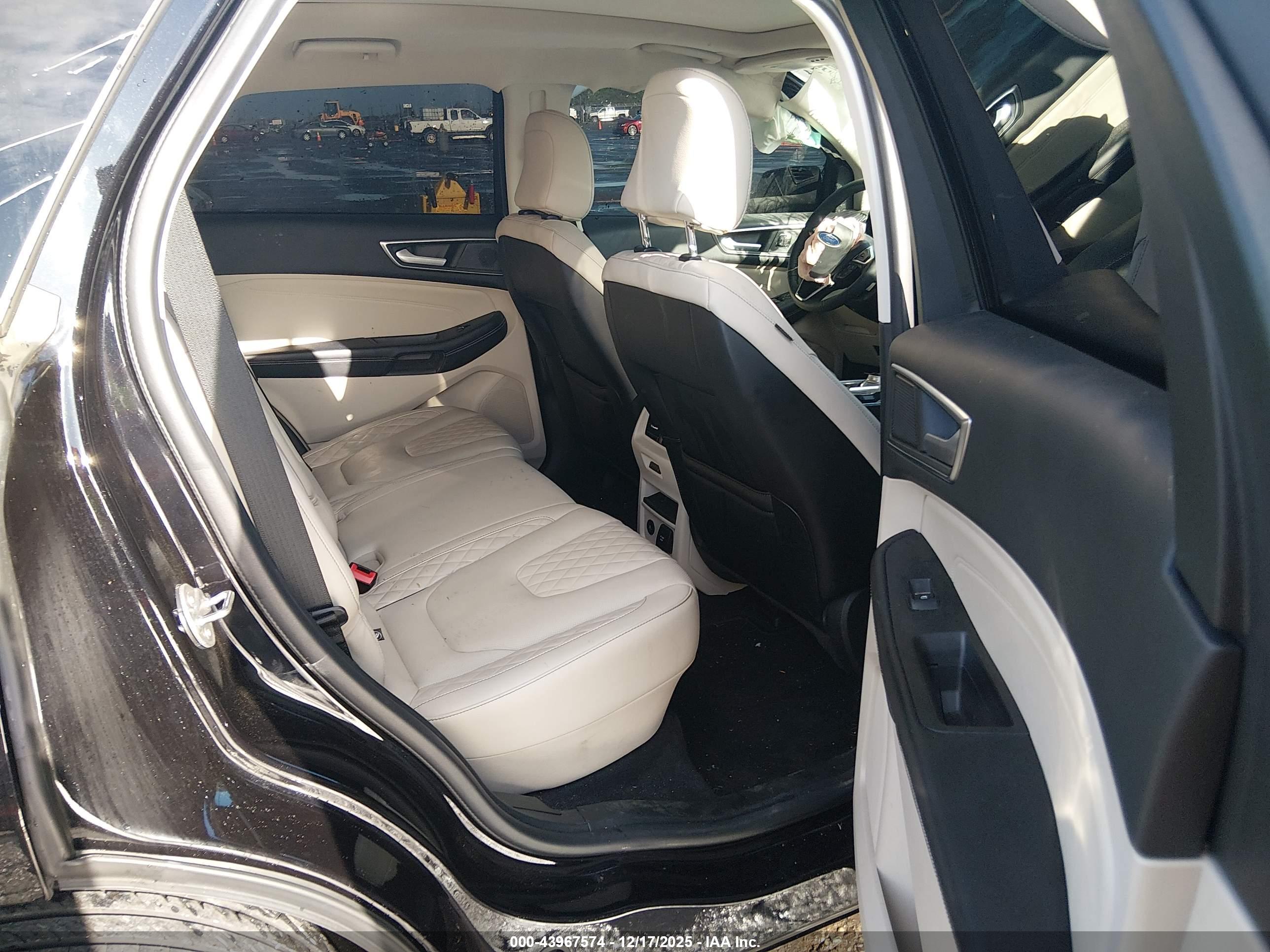 FORD EDGE image 8