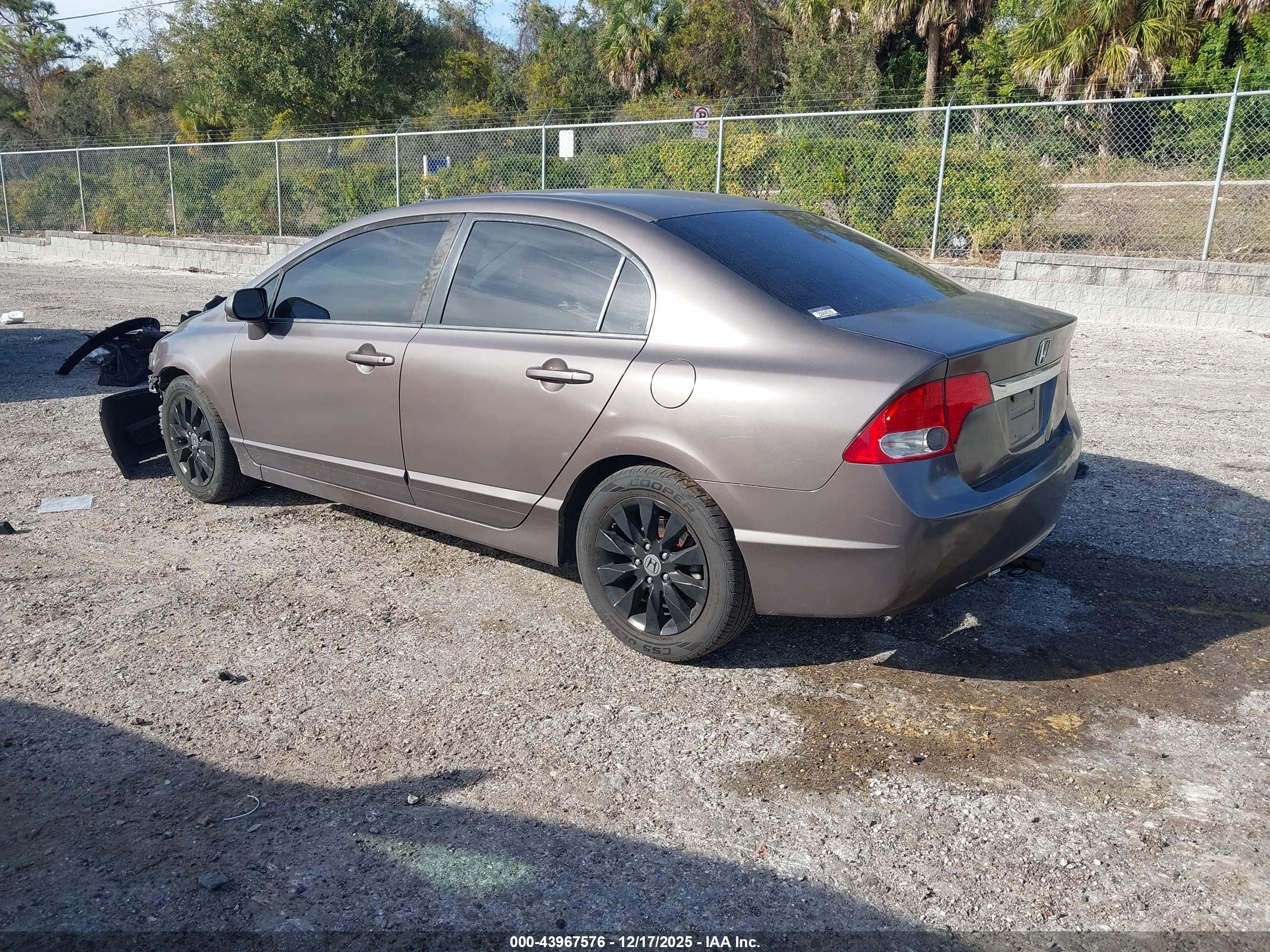 HONDA CIVIC image 3