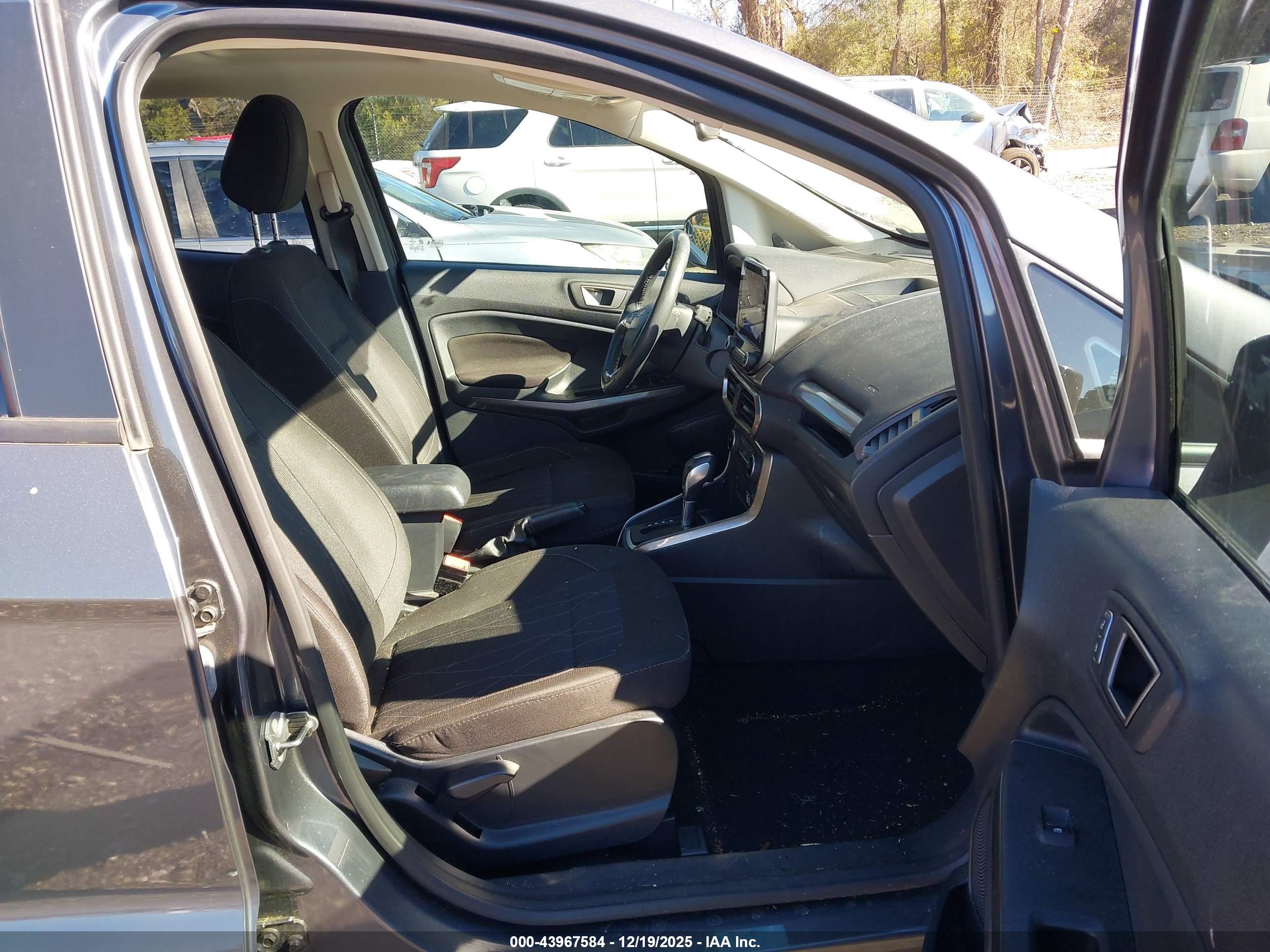 FORD ECOSPORT image 5