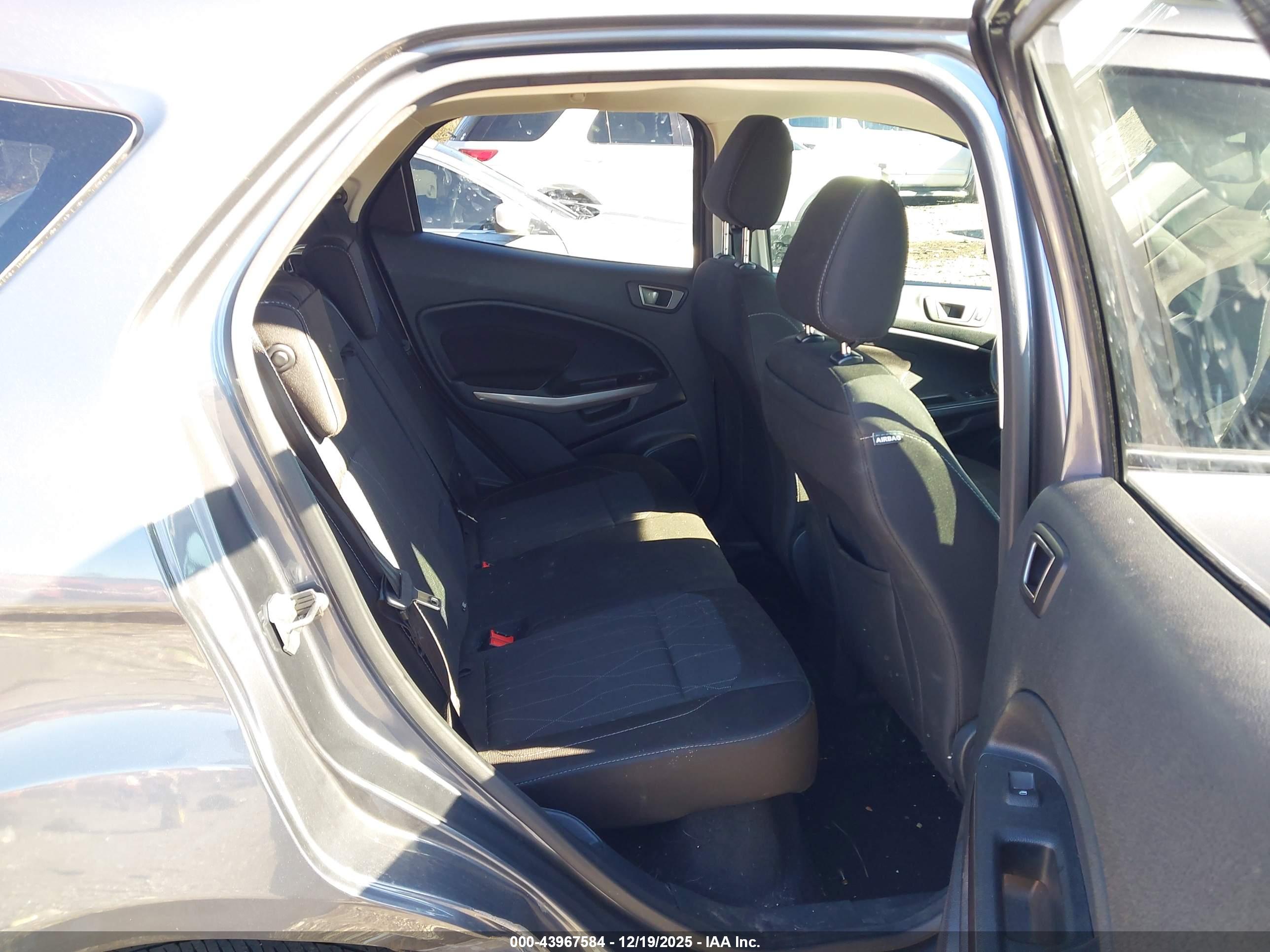 FORD ECOSPORT image 8