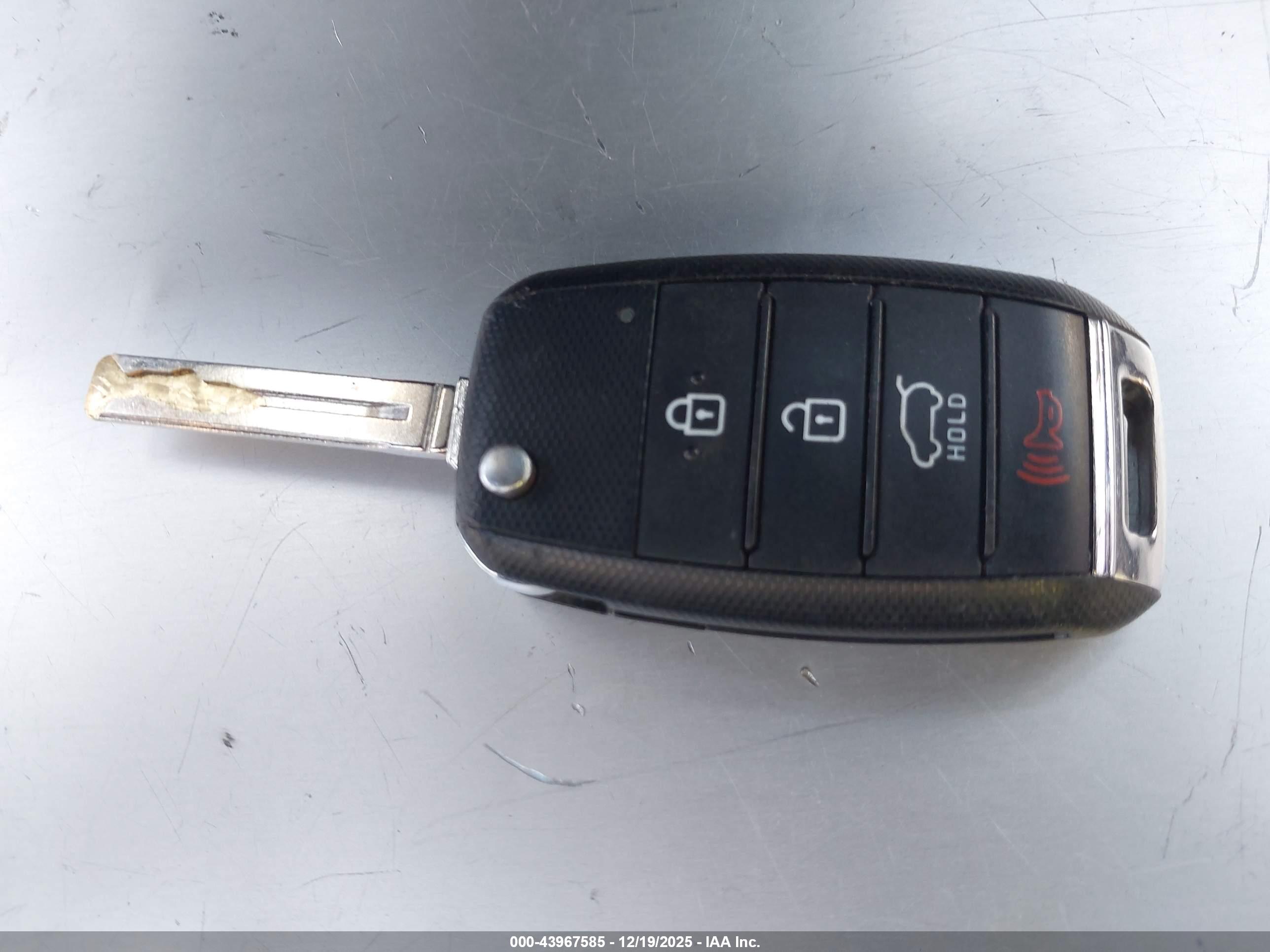 KIA SPORTAGE image 11