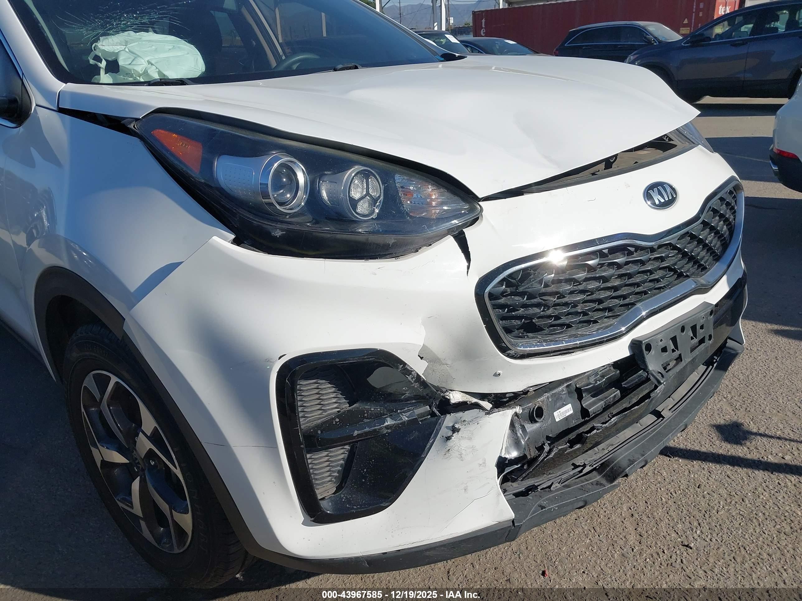 KIA SPORTAGE image 6