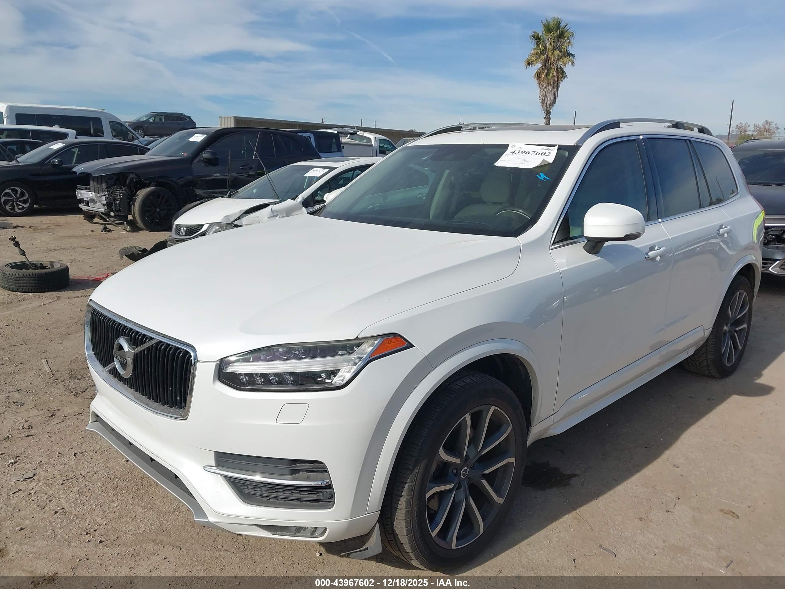 VOLVO XC90 image 6