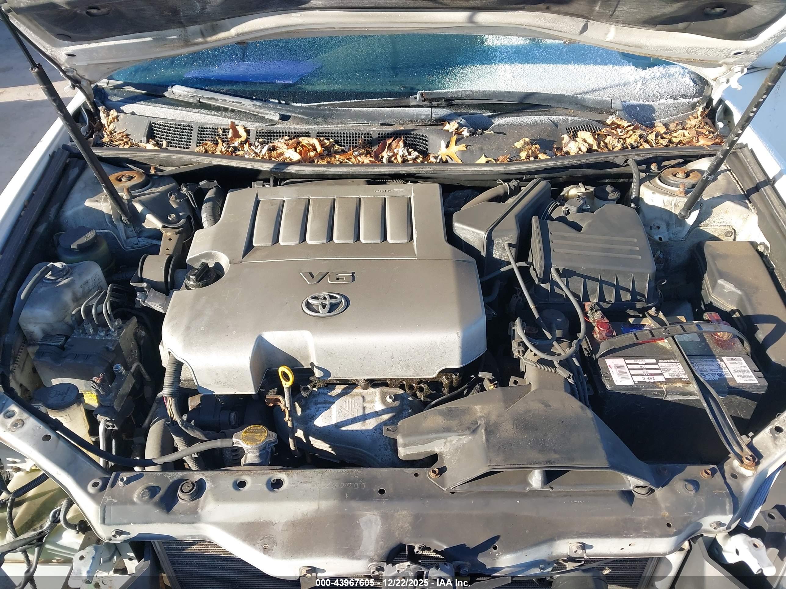 TOYOTA AVALON image 10