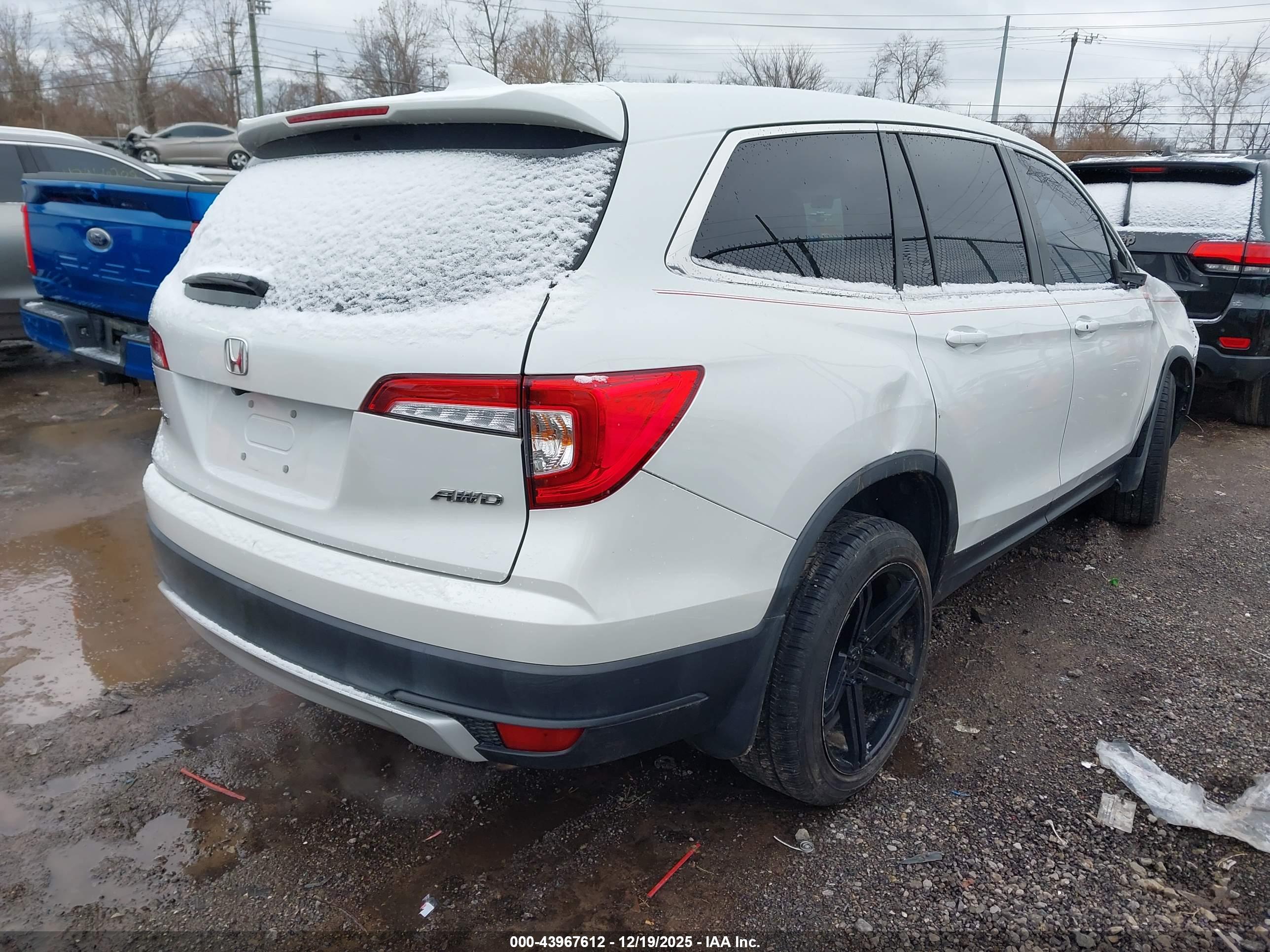 HONDA PILOT image 4
