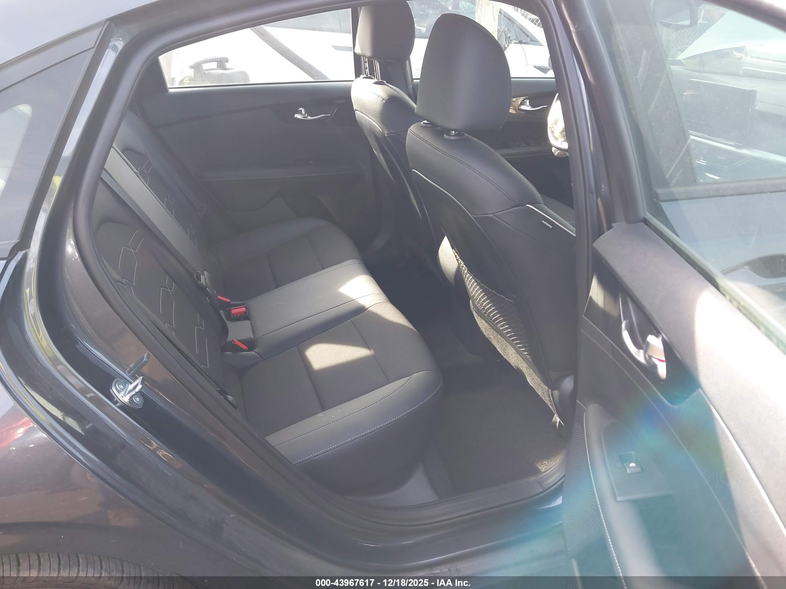 KIA FORTE image 8