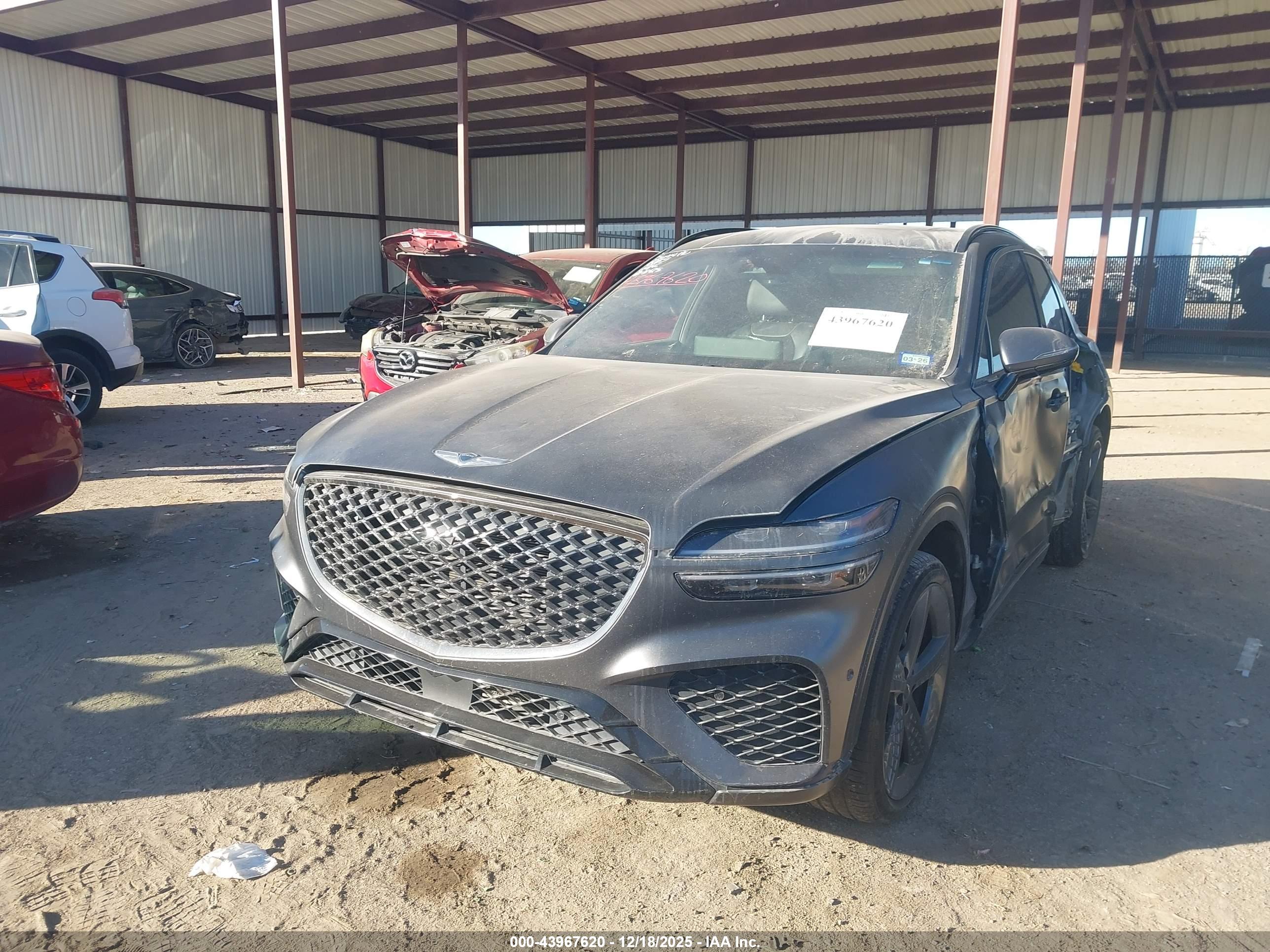 GENESIS GV70 image 2
